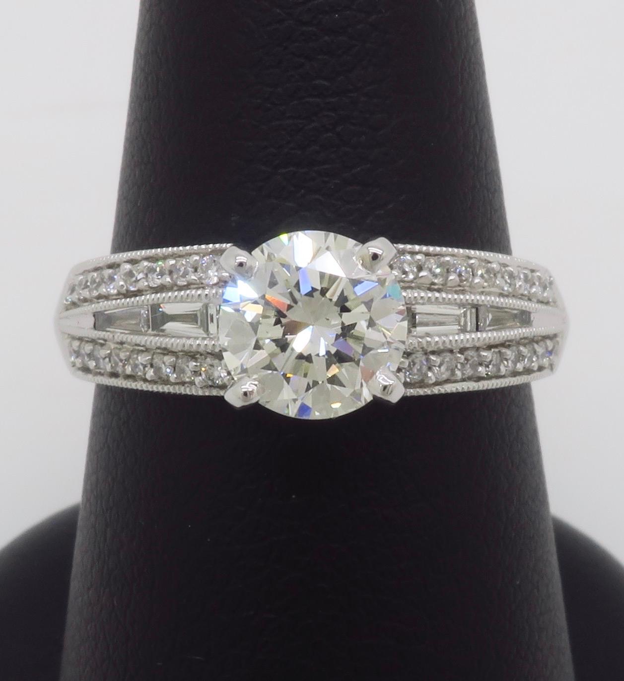 1.48CTW GIA Certified Round & Baguette Cut Diamond Ring For Sale 3