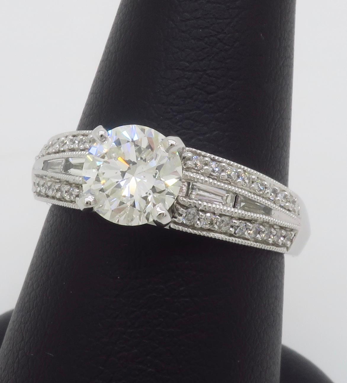1.48CTW GIA Certified Round & Baguette Cut Diamond Ring For Sale 4