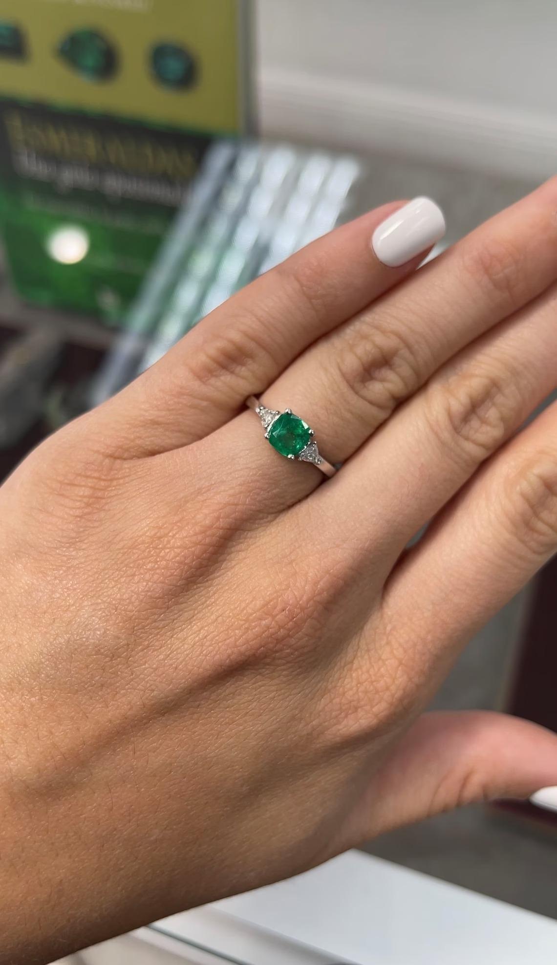 Modern 1.48tcw 18K Three Stone Colombian Emerald-Cushion Cut & Diamond Trillion Ring For Sale