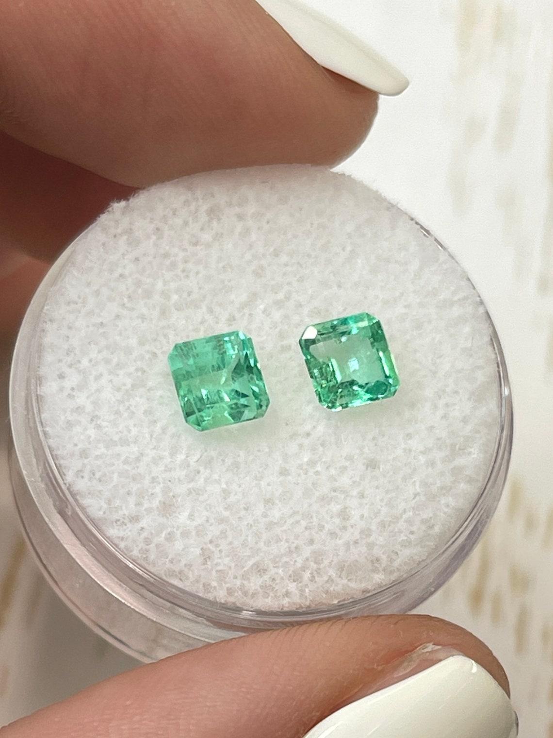 Taille Asscher Émeraudes de Colombie vertes vibrantes assorties de 1,48 cw 5x5, véritable taille Asscher en vente