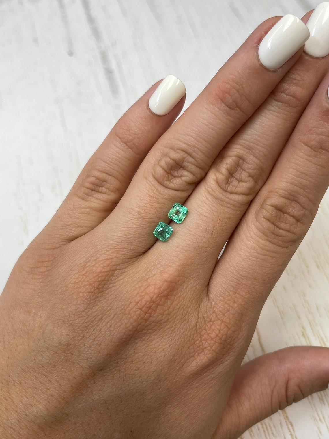 Émeraudes de Colombie vertes vibrantes assorties de 1,48 cw 5x5, véritable taille Asscher Pour femmes en vente