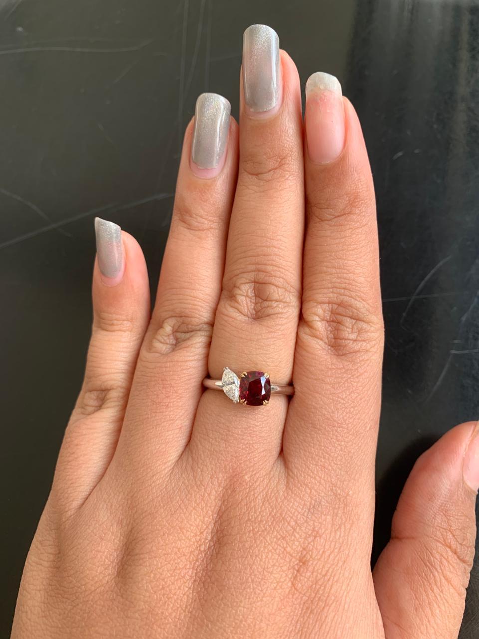 1,49 Karat Burma Rubin No Heat Rubin und Diamant Ring in 18 Karat Weißgold für Damen oder Herren im Angebot