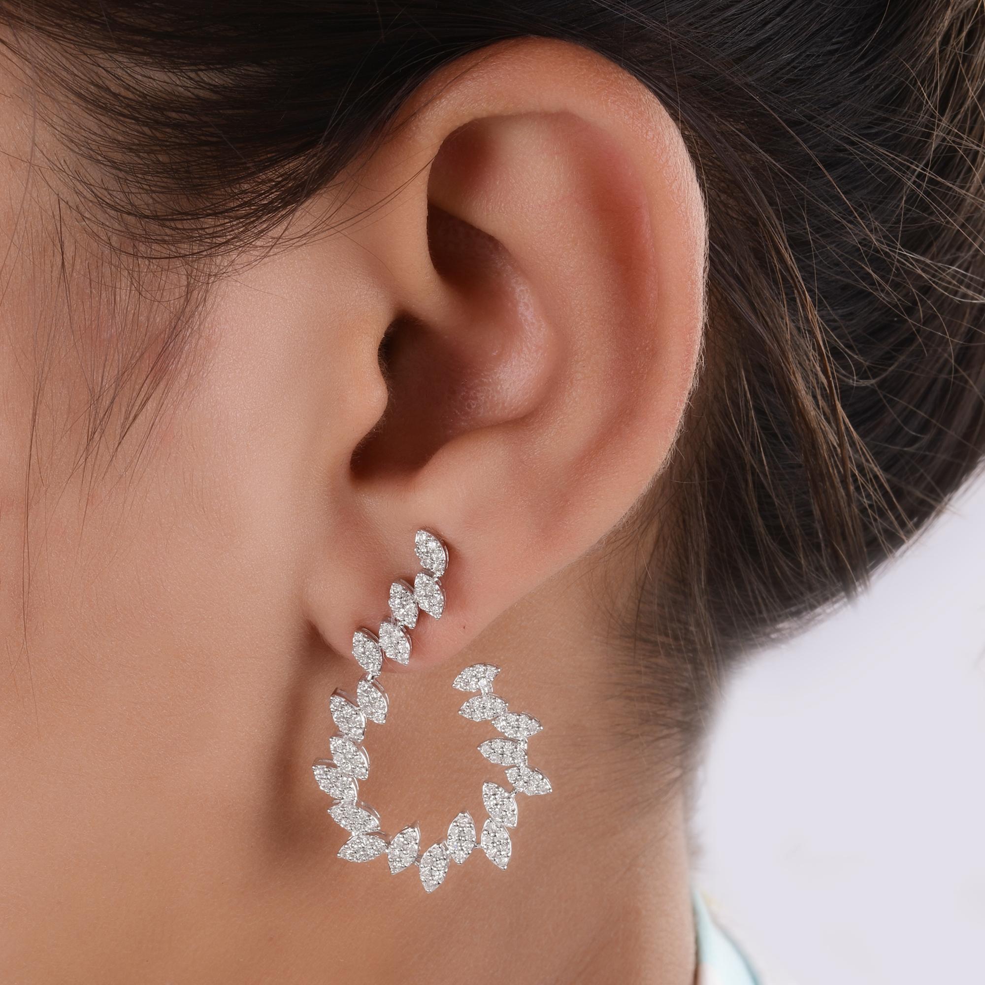 Taille ronde 1.49 Carat Diamond Dangle Earrings 10 Karat White Gold Handmade Fine Jewelry (Boucles d'oreilles pendantes en diamant de 1,49 carat) en vente