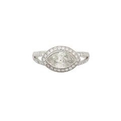 Verlobungsring aus Platin mit 1,49 Karat Marquise-Halo, auf Lager