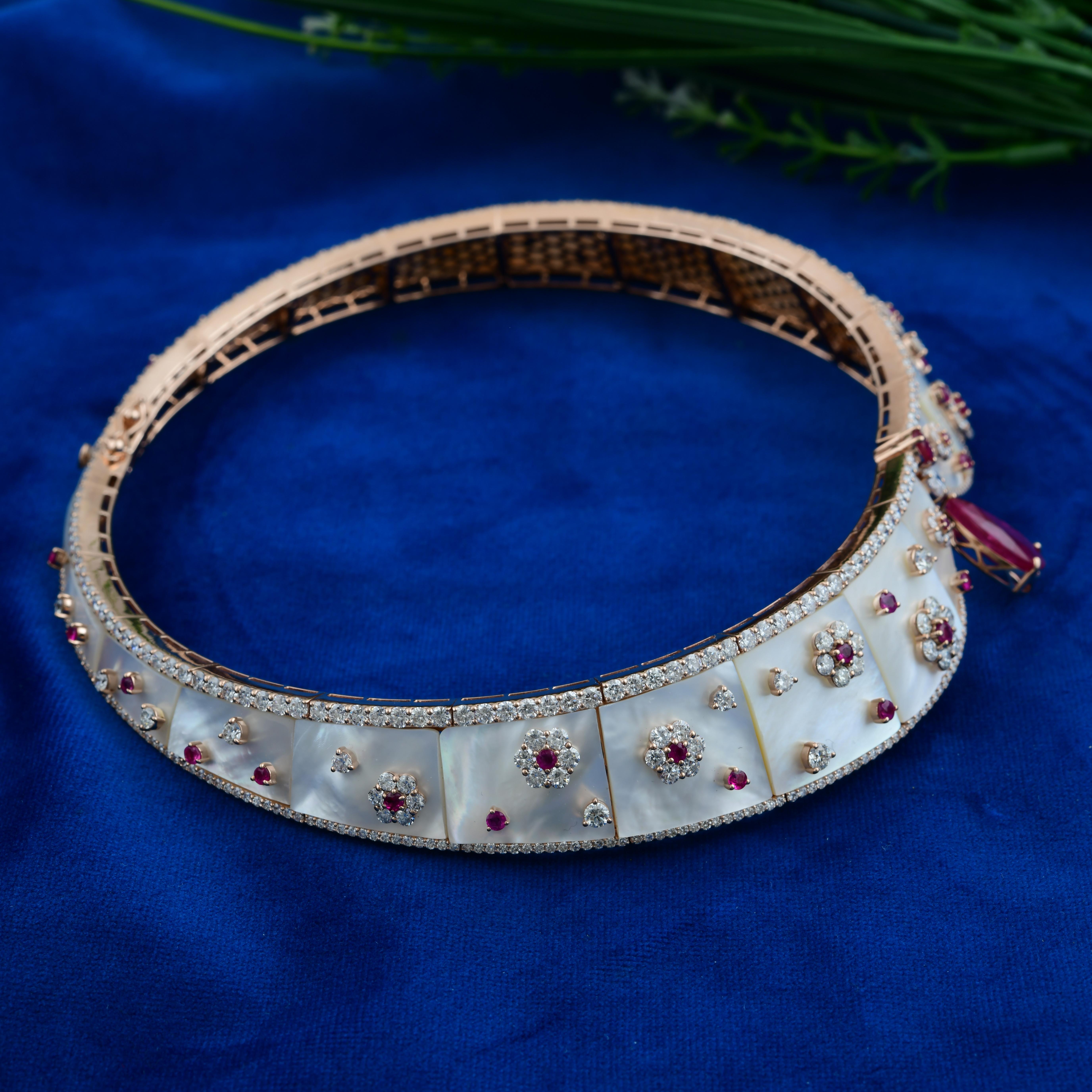 149 Carat Ruby Mother of Pearl Choker Necklace 15.69 Carat Diamond 18k Rose Gold In New Condition For Sale In Diera, Dubai