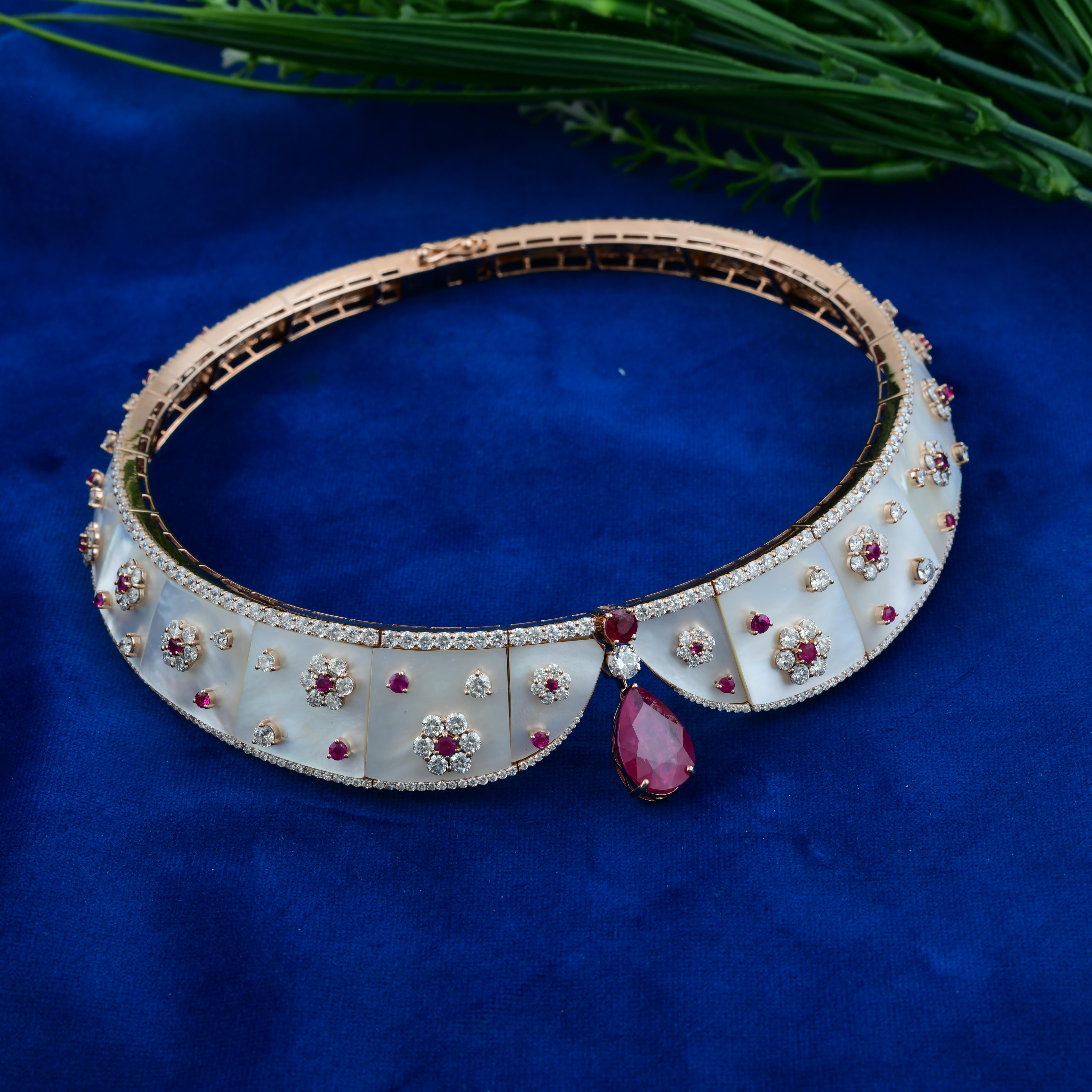 149 Carat Ruby Mother of Pearl Choker Necklace 15.69 Carat Diamond 18k Rose Gold For Sale 1