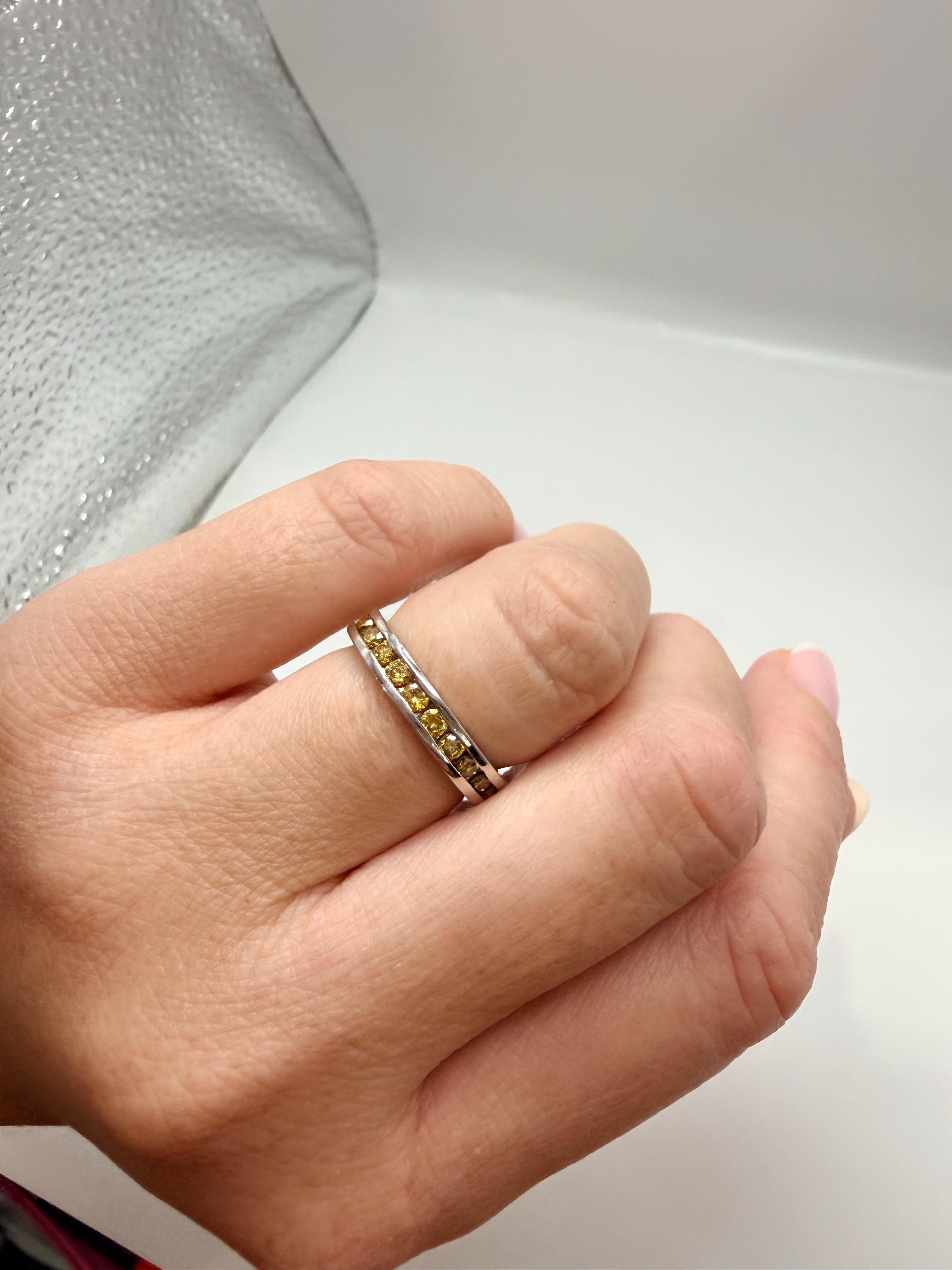 Anello con diamante giallo Fancy da 1,49 carati, misura 6,5 in oro 14KT in vendita 1