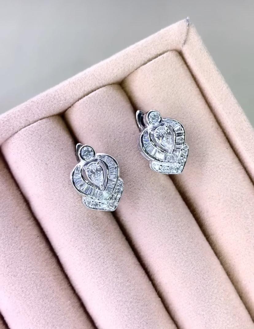 1.49 Carats Forme mixte  Boucles d'oreilles en or 18K avec diamants Neuf - En vente à Massafra, IT