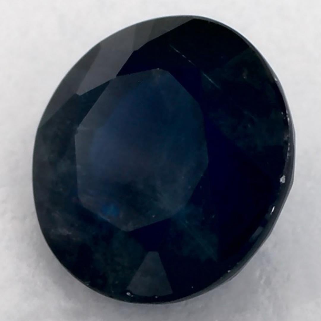 This natural Blue sapphire offers elegance and sophistication. With its rich color saturation and precise cutting, it is the perfect centerpiece for an engagement ring or luxury jewelry design.

This sapphire originates from Sri Lanka (Ceylon),