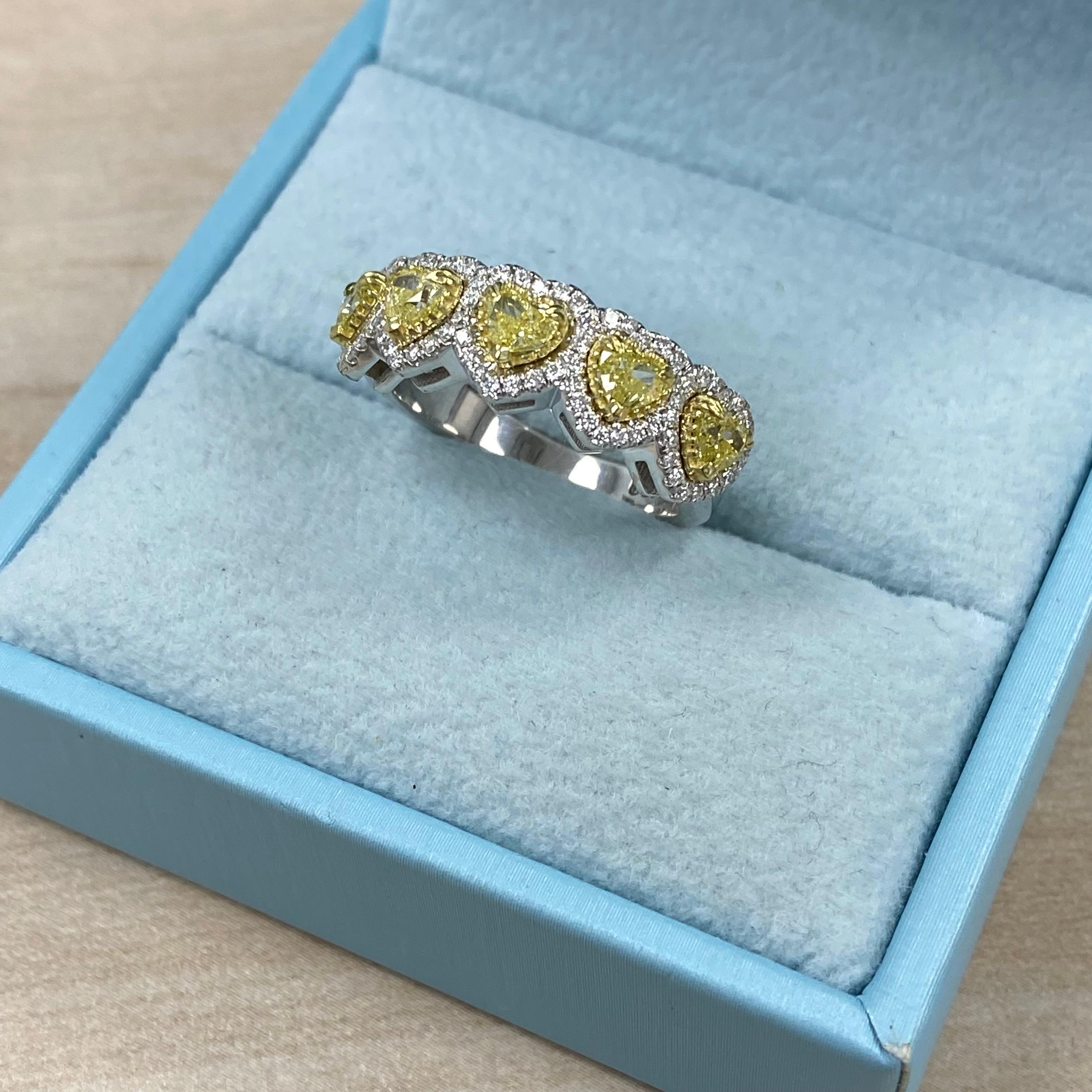 1.49 Karat herzförmiger gelber Diamant-Halo-Ehering 14K Weißgold im Angebot 1