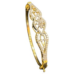 Bracelet à charnières F/VS1 en or jaune 14 carats avec diamants naturels brillants ronds de 1,49 carat