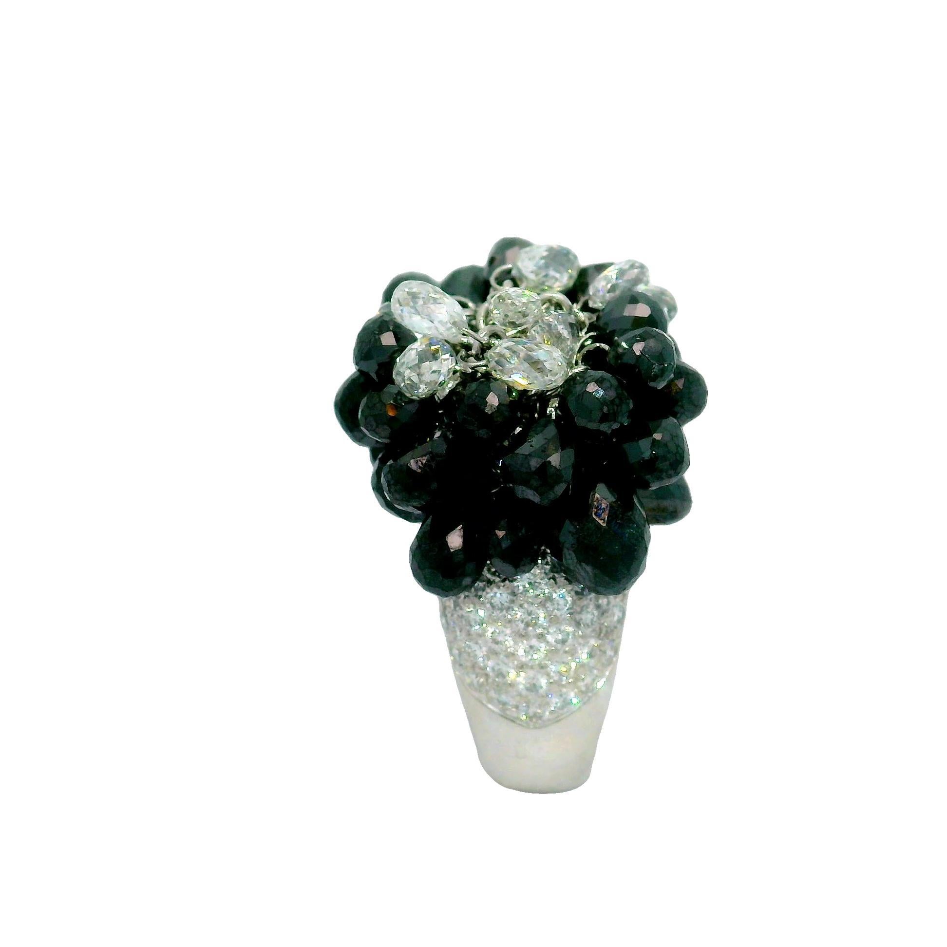 Bague à pompon en platine avec diamants briolette de 14,90 carats en vente 1