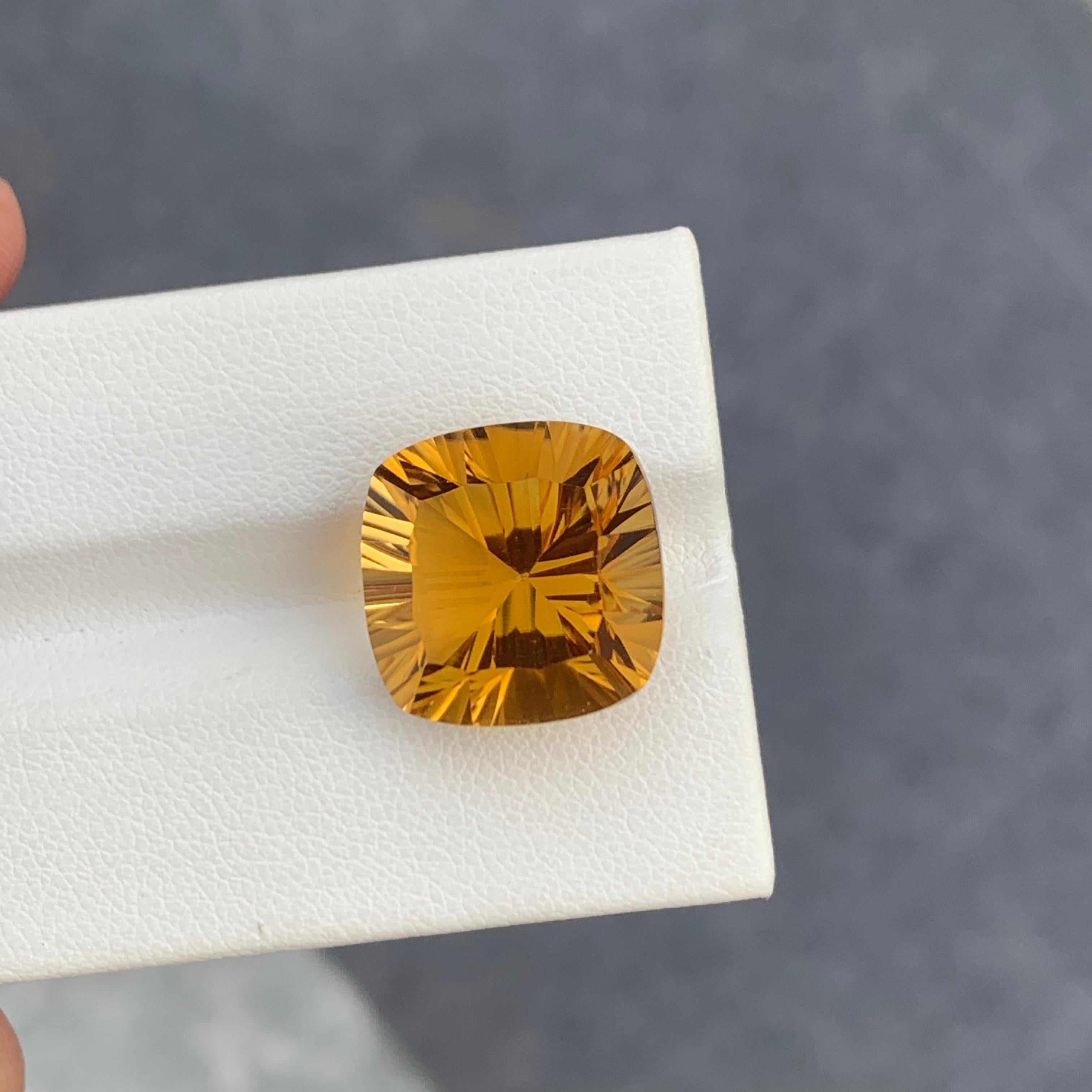 14.90 Carat Natural Loose Citrine Square Shape Gem For Necklace Jewellery  In New Condition For Sale In Peshawar, PK