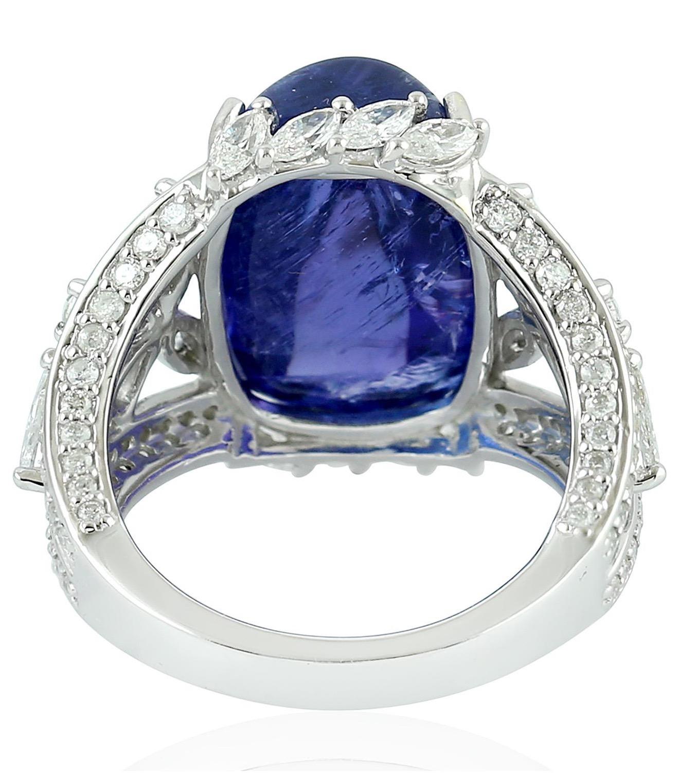 Modern 14.95 Carat Tanzanite Diamond Ring 18 Karat White Gold For Sale