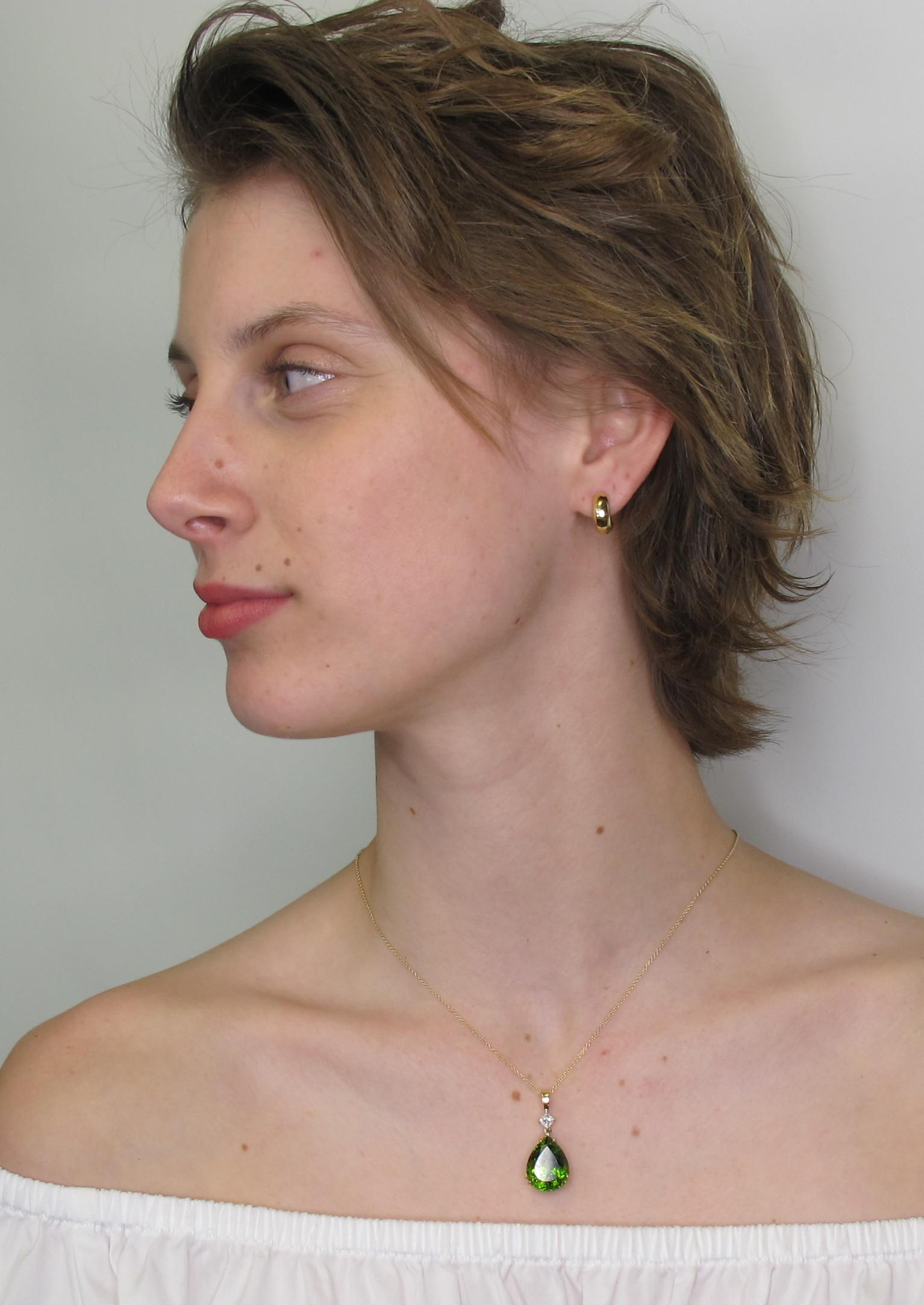 Women's or Men's 14.96 ct. Peridot & Diamond, 18k Yellow & White Gold, Teardrop Pendant Necklace