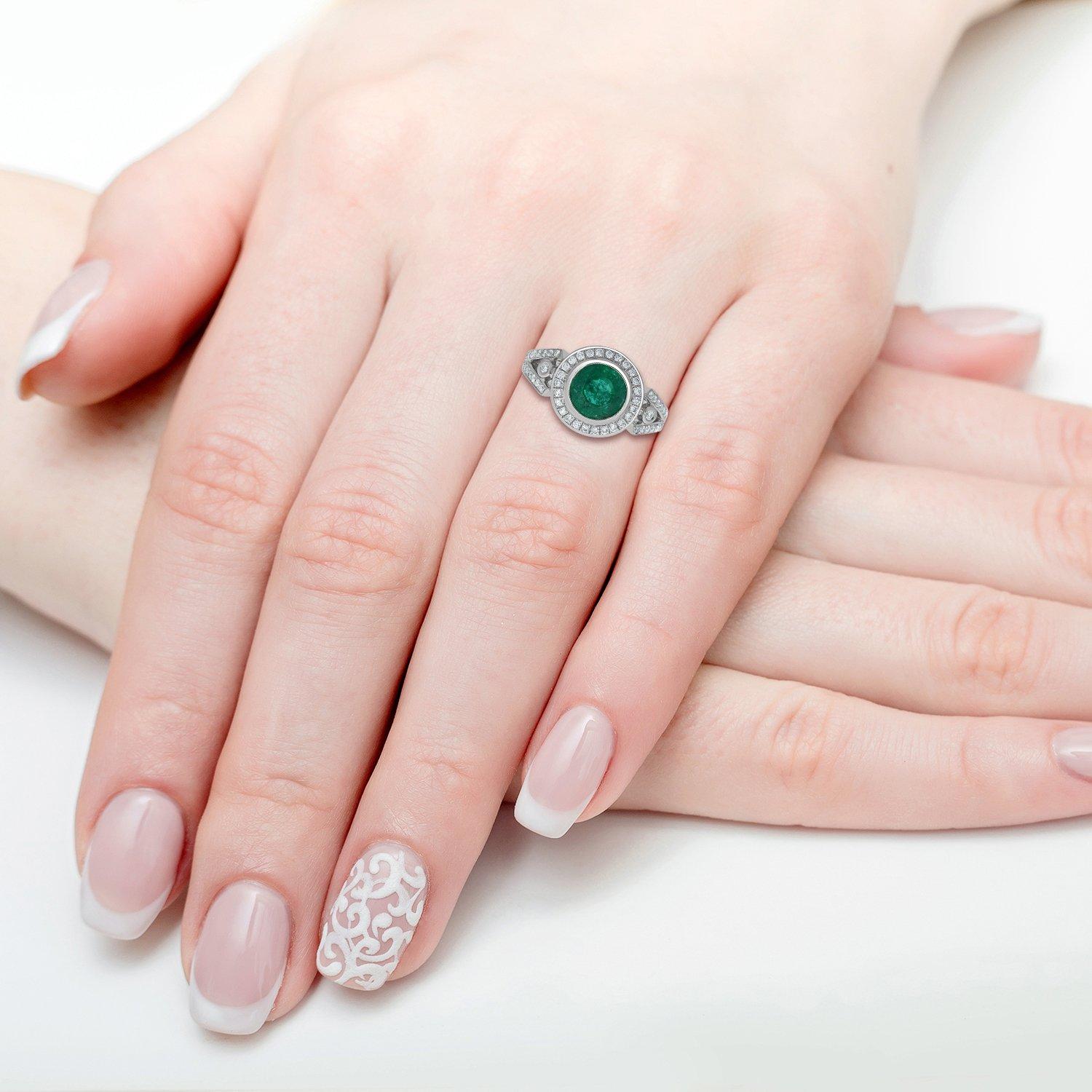 Oval Cut 1.49ct Emerald Rings with 0.40Tct Diamonds Set in 14k White Gold For Sale