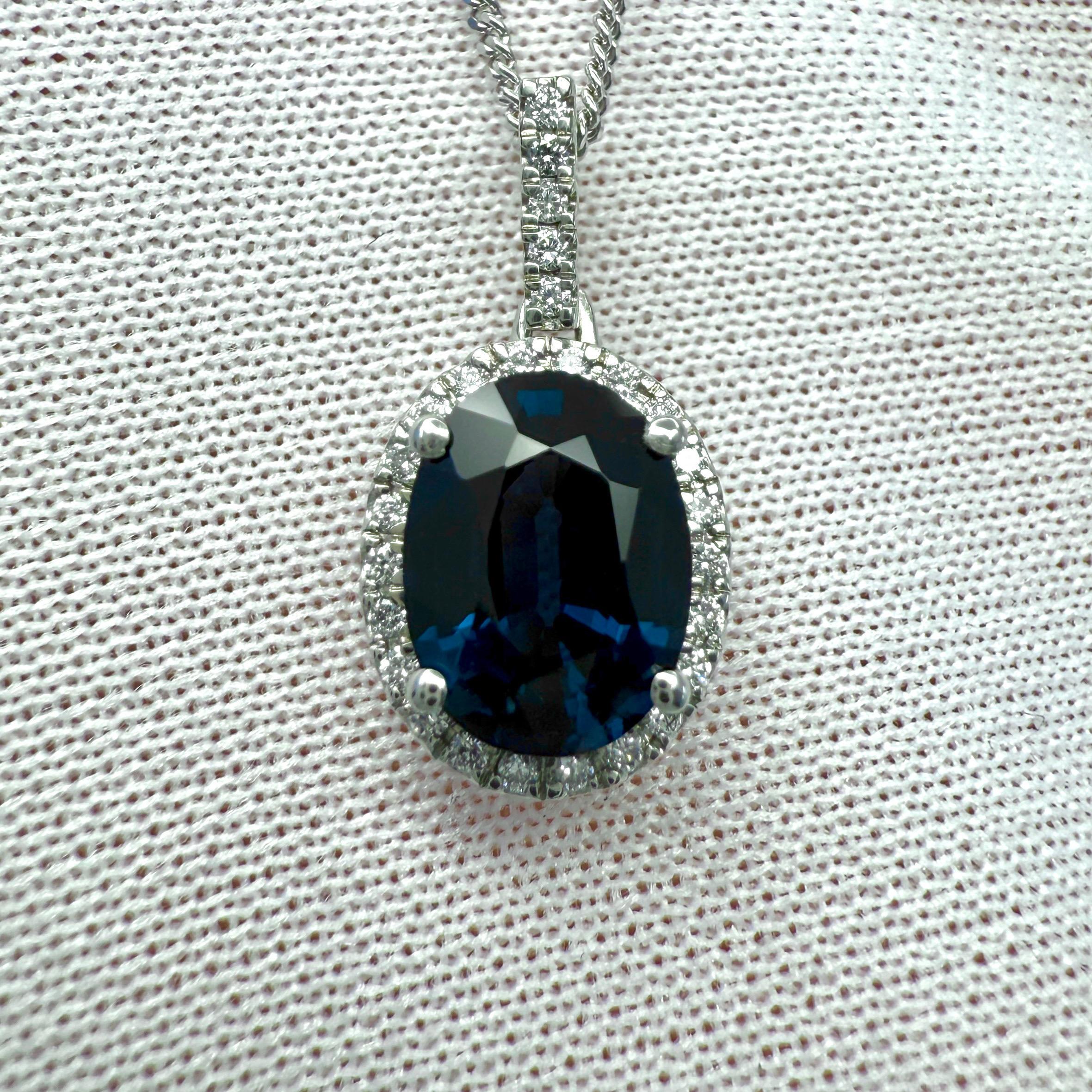 da uomo o donna Collana con ciondolo in platino con diamanti e spinello blu profondo con taglio ovale da 1,49 carati in vendita