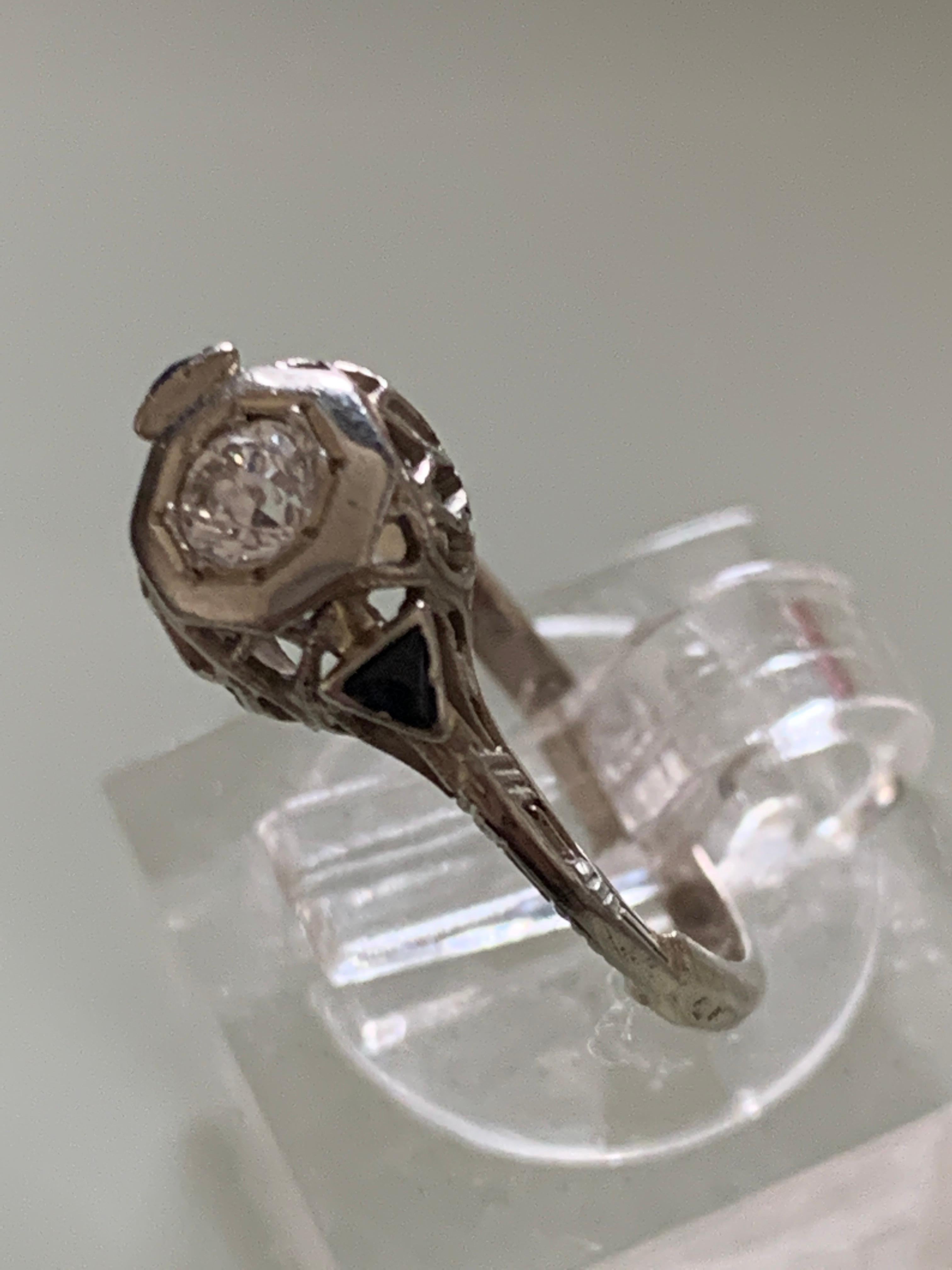 Round Cut 14ct 585 White Gold 0.25 Carat Diamond Ring For Sale