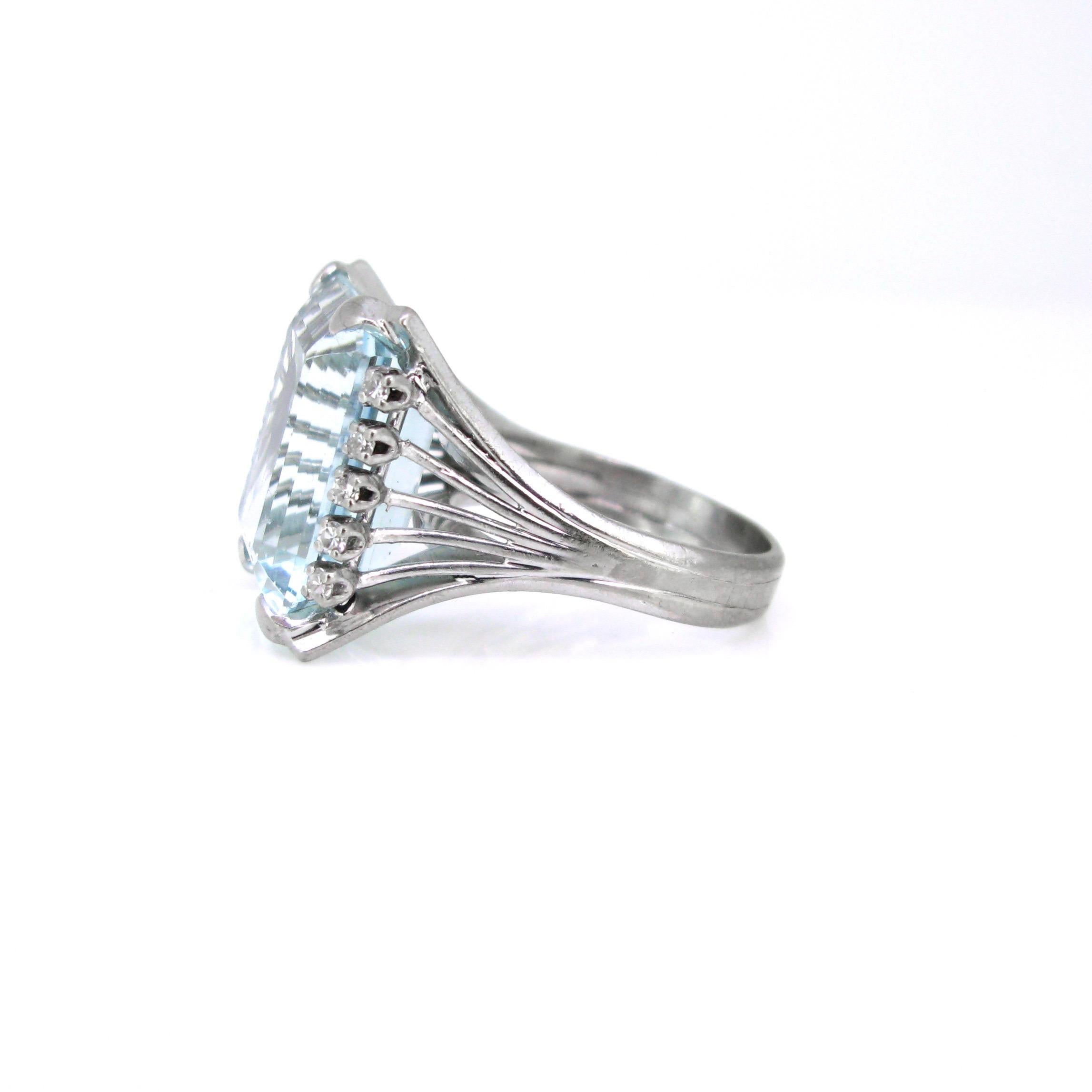 14 Carat Aquamarine Diamonds White Gold Cocktail Fashion Ring 1