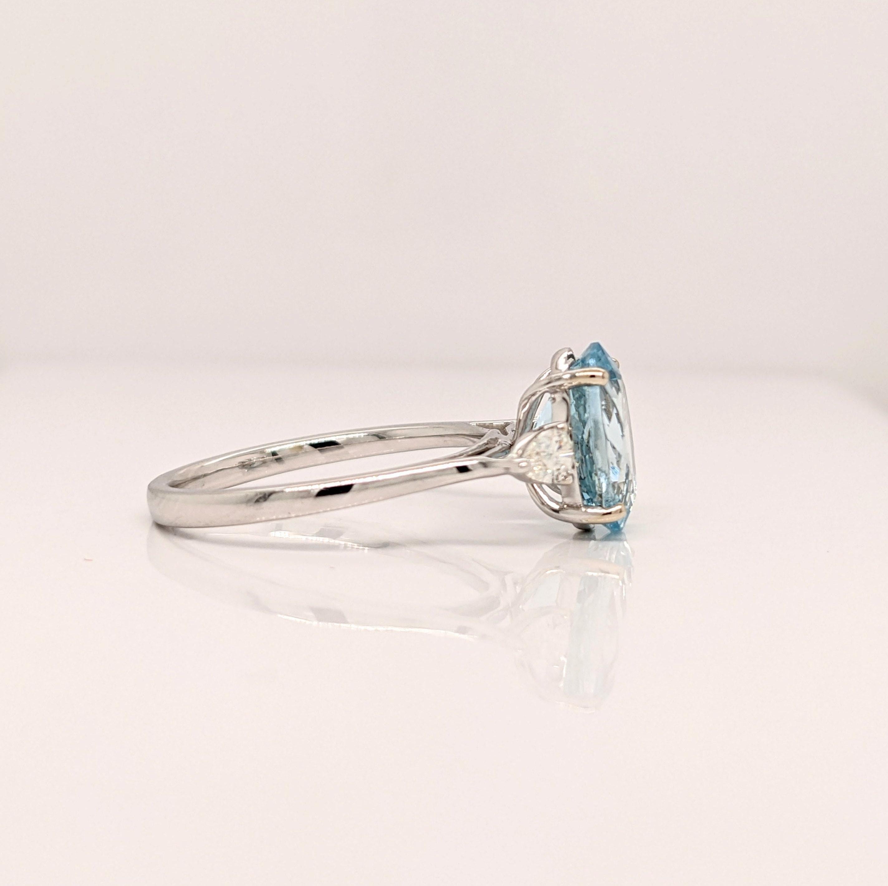 Modern 1.4ct Aquamarine Ring w Earth Mined Diamonds in Solid 14K White Gold Oval 10x8mm For Sale
