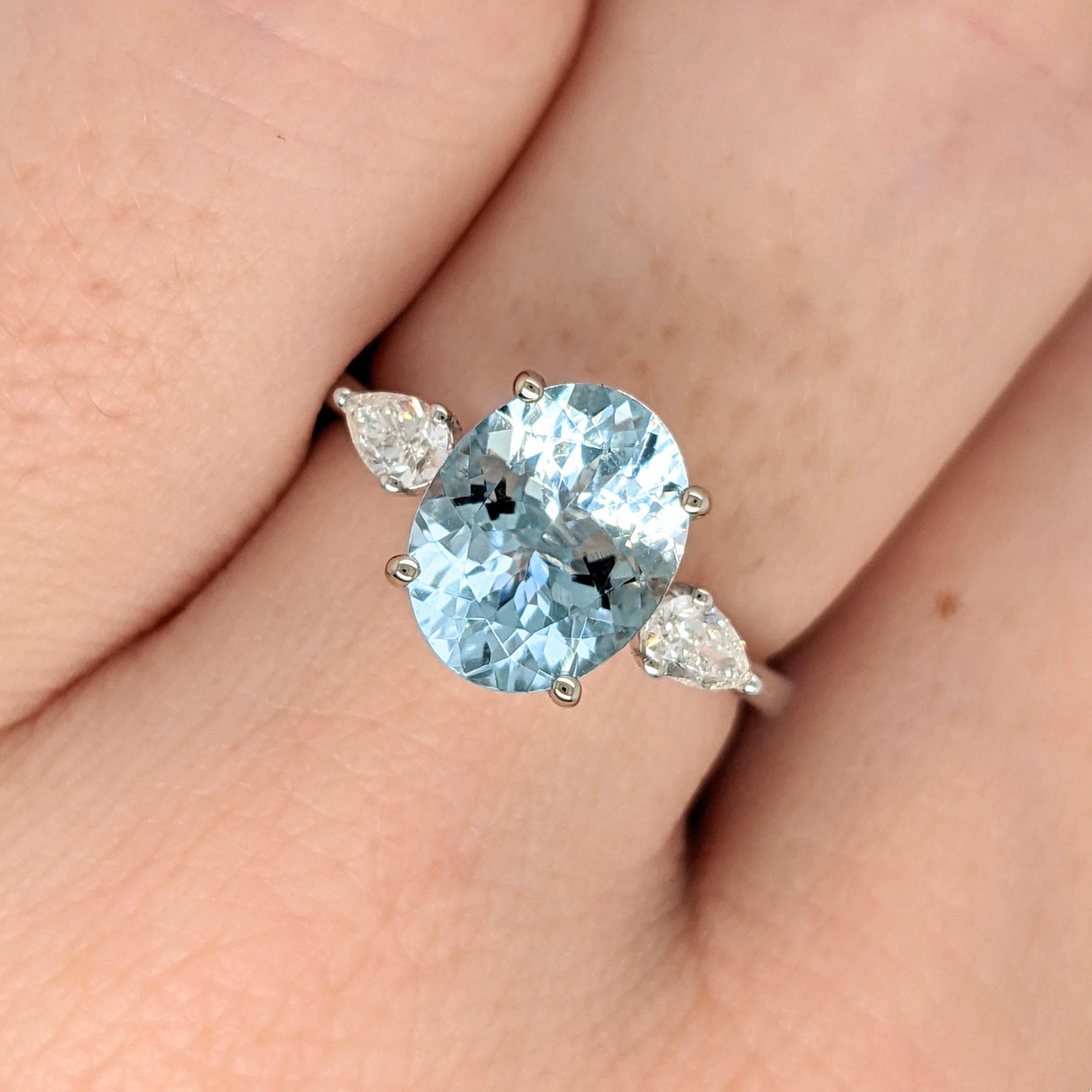 1.4ct Aquamarine Ring w Earth Mined Diamonds in Solid 14K White Gold Oval 10x8mm In New Condition For Sale In Columbus, OH