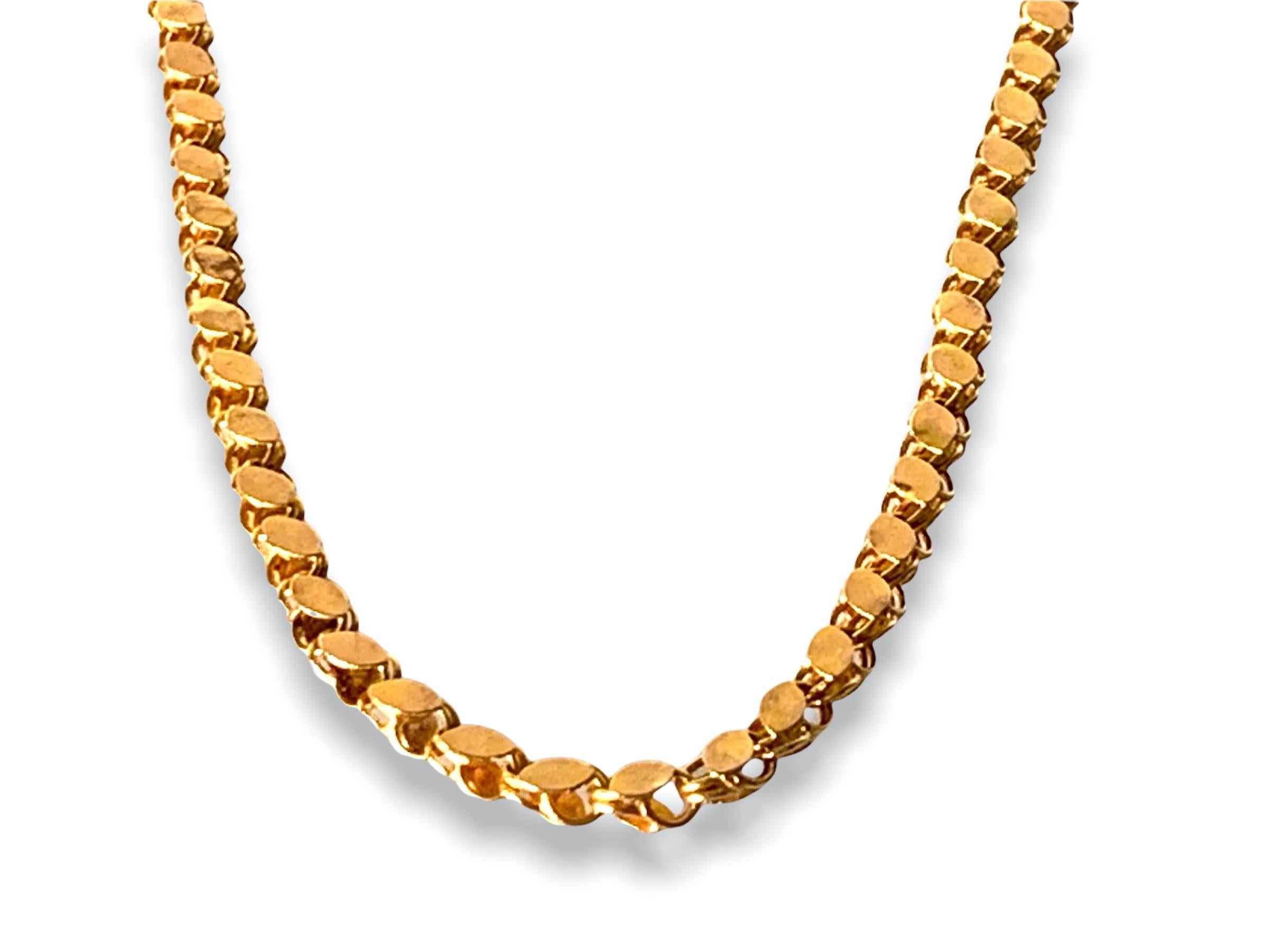 Impressive handcrafted 14ct Gold Leaf Design Necklace 

Middle Eastern  Origin 1930's.
Exquisite Rose gold leaves above double links
creates this beautiful well balanced necklace
of weighty appeal.

 