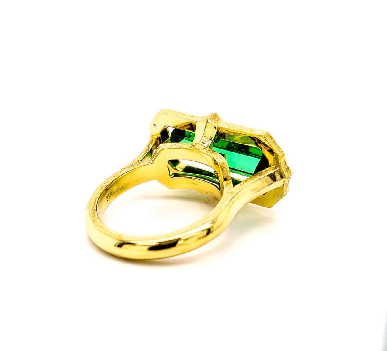 Artisan 14ct Gold and Green Tourmaline Ring 