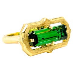 Ring aus 14 Karat Gold und grünem Turmalin "Éire"