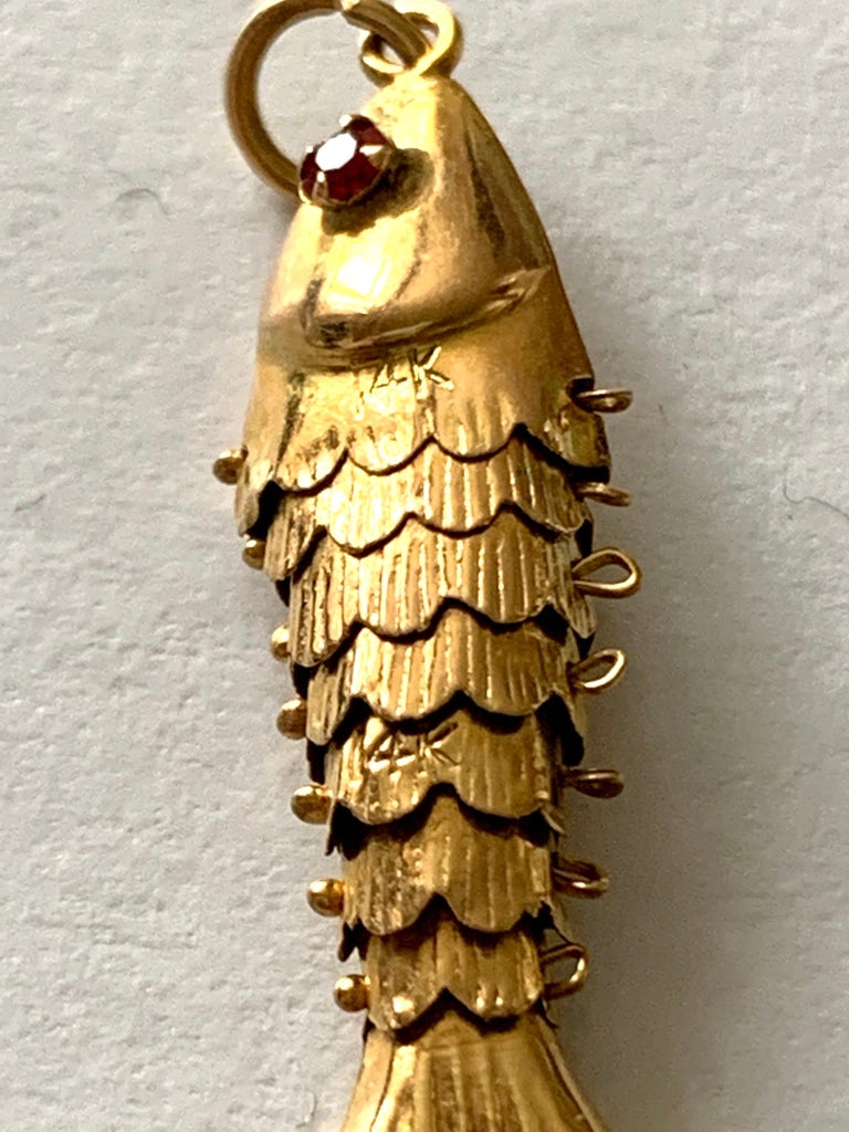 14ct Gold Articulated Fish Pendant For Sale at 1stDibs
