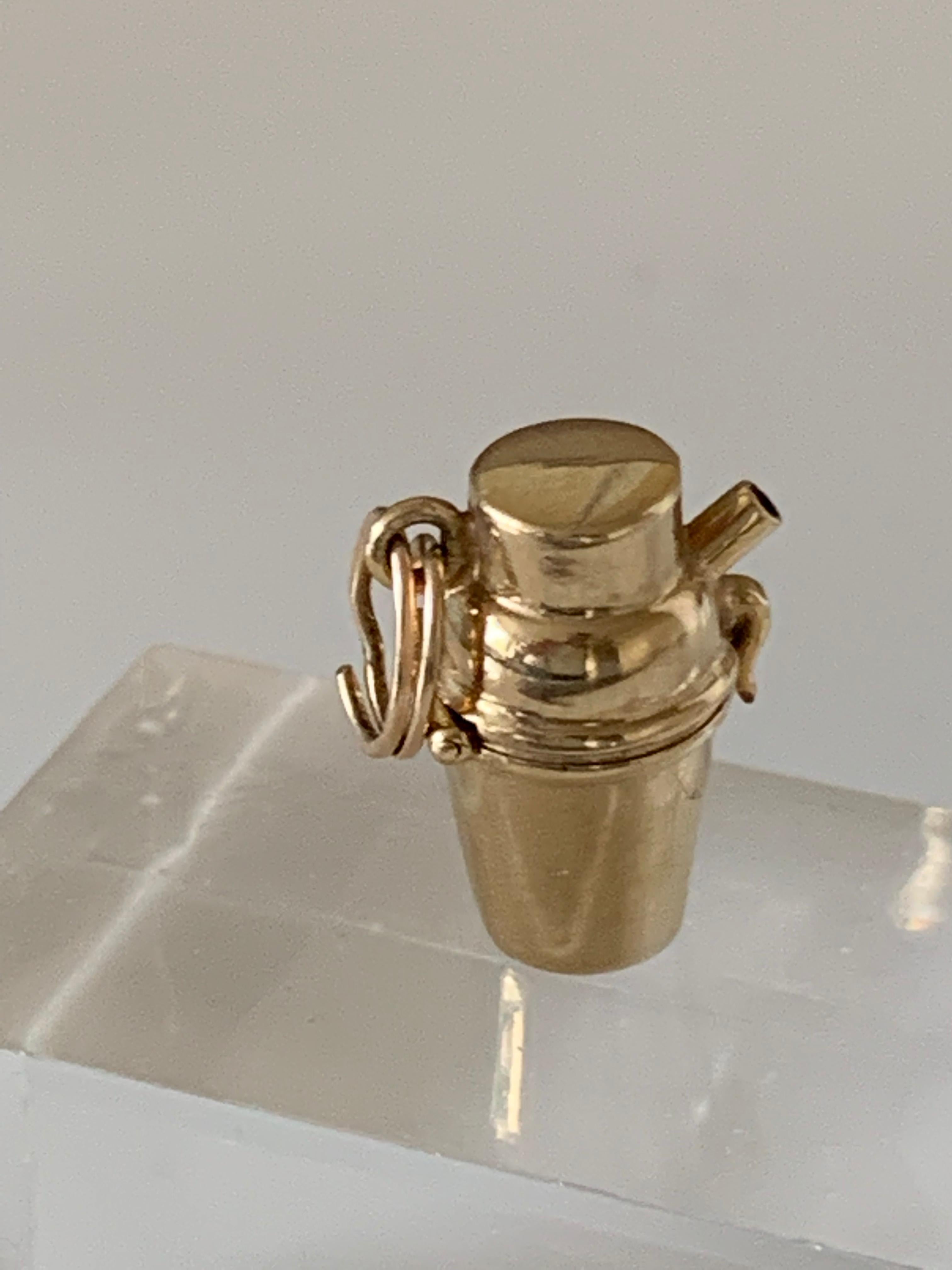 14ct Gold Pop Up Devil Cocktail Shaker Vintage Charm In Good Condition In London, GB