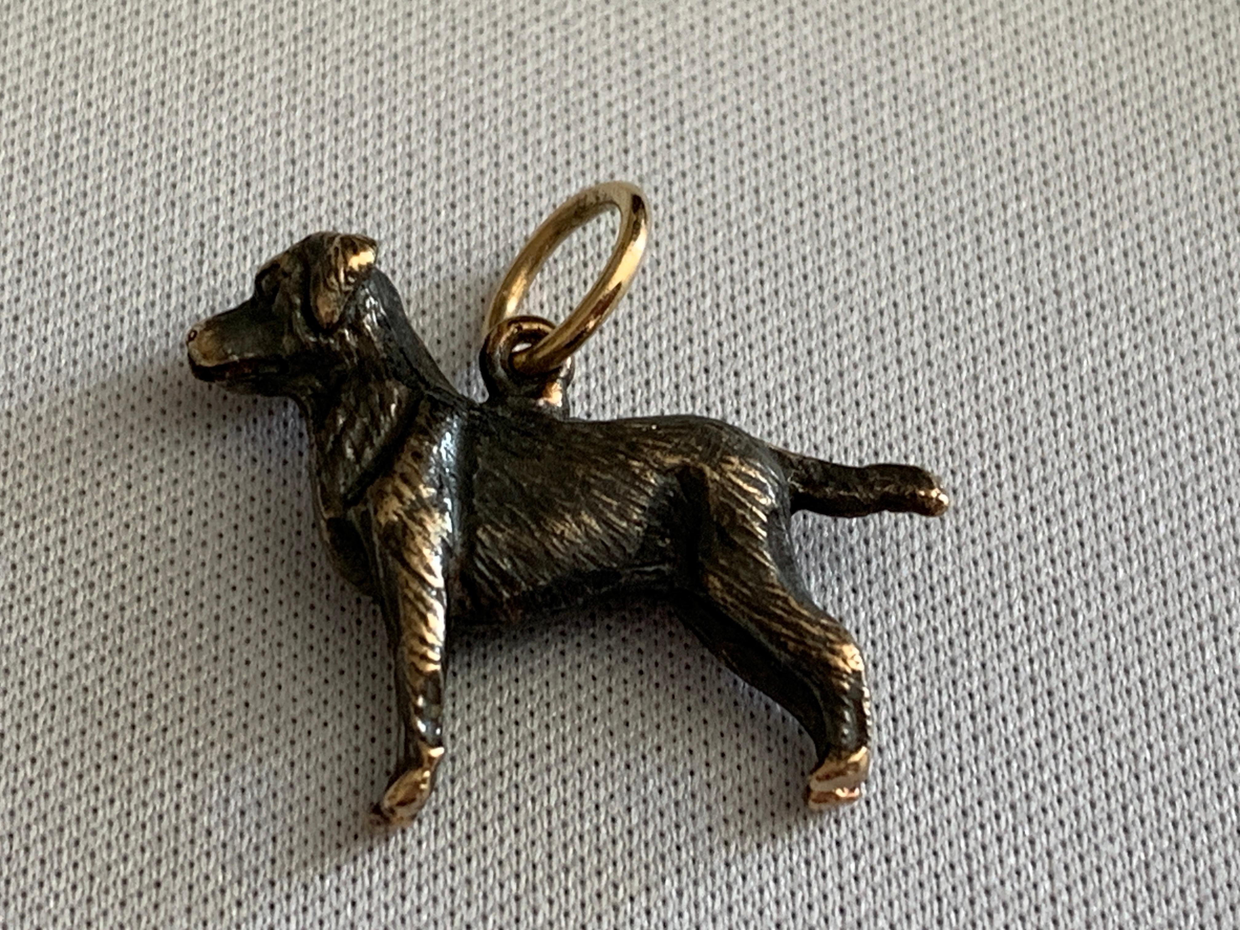 Women's or Men's 14ct Gold Retriever dog Pendant For Sale