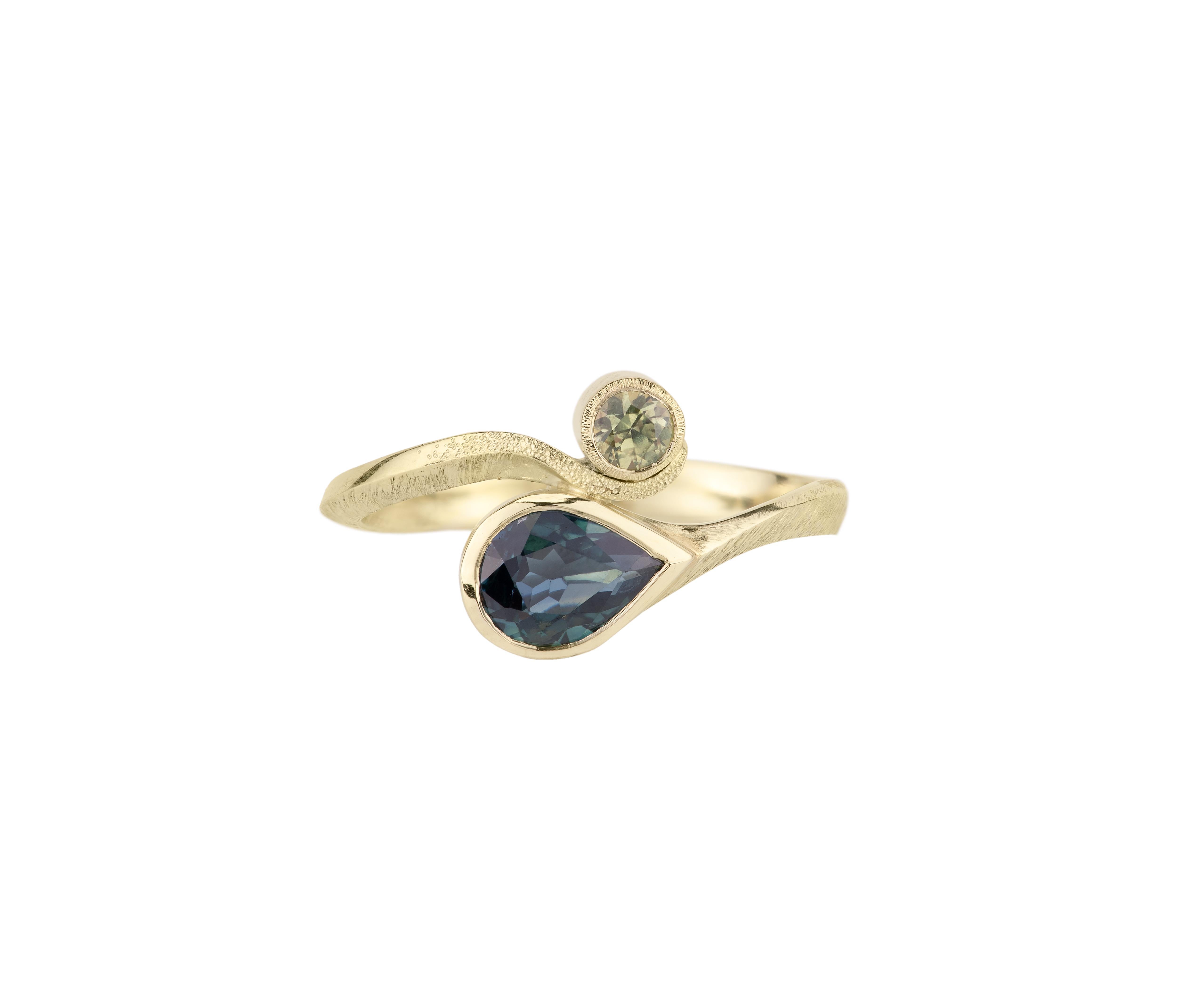 For Sale:  14ct Grey Gold Toi Et Moi Sapphire Ring 3