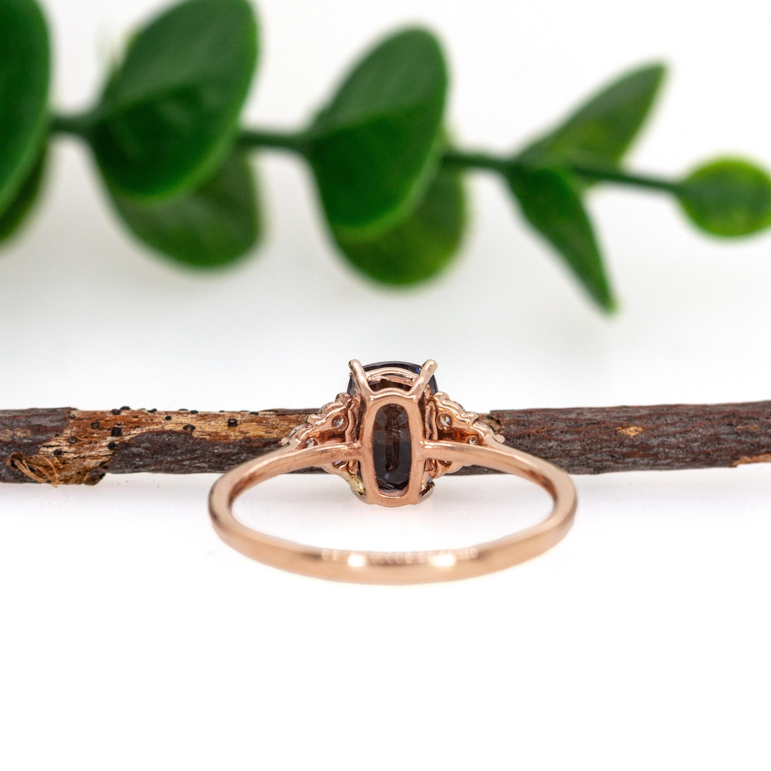 1,4ct Grauer Spinell Ring mit natürlichen Diamanten Akzente in 14K Rose Gold  CU 8x4,5mm Damen im Angebot