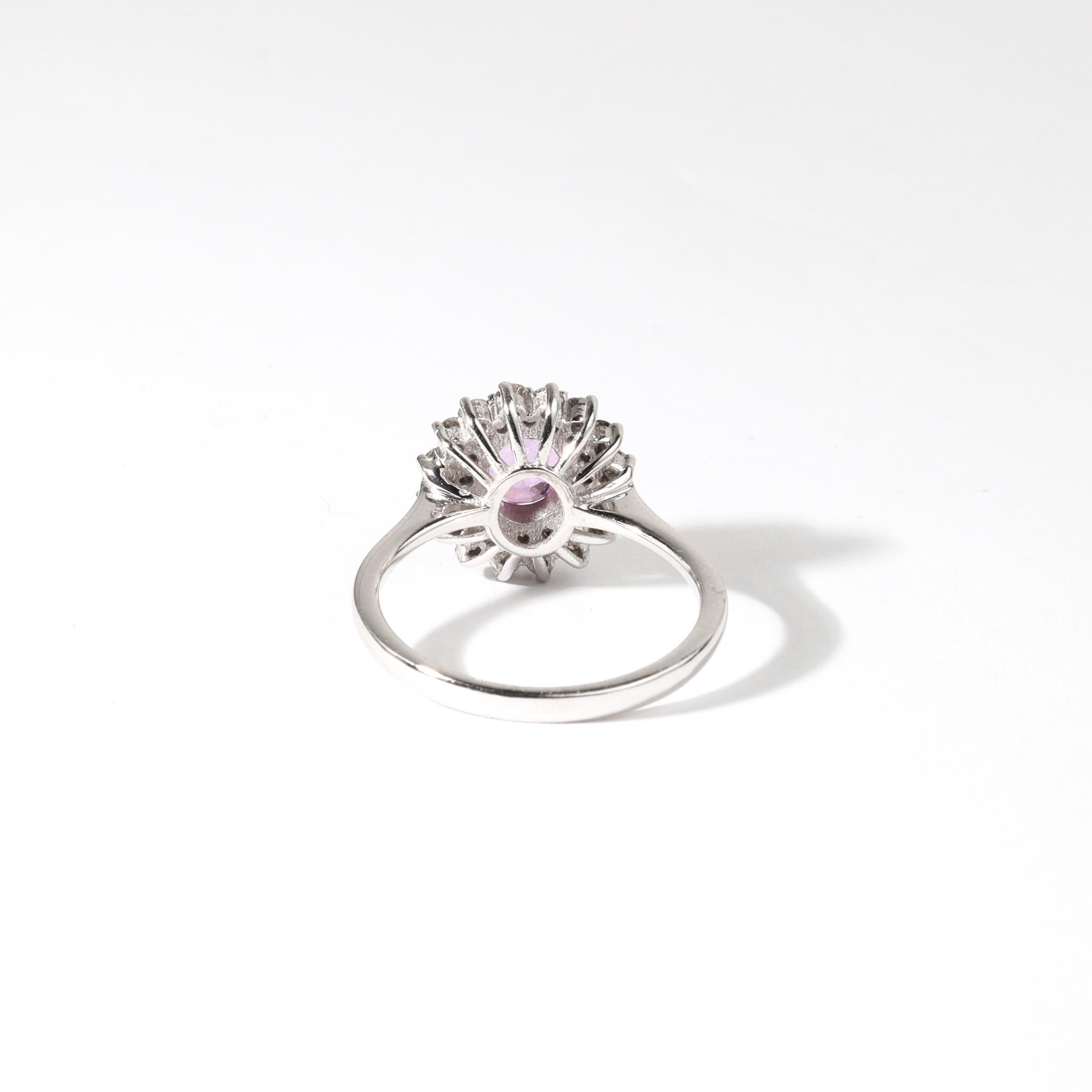 Taille ovale Bague de fiançailles double halo de 1,4 ct de saphirs roses ovales et de diamants - or blanc 18 ct en vente