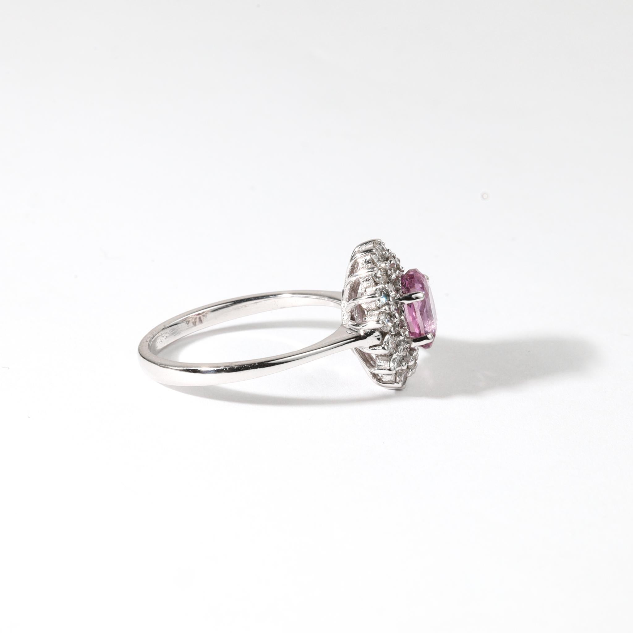 Bague de fiançailles double halo de 1,4 ct de saphirs roses ovales et de diamants - or blanc 18 ct Neuf - En vente à Jaipur, RJ