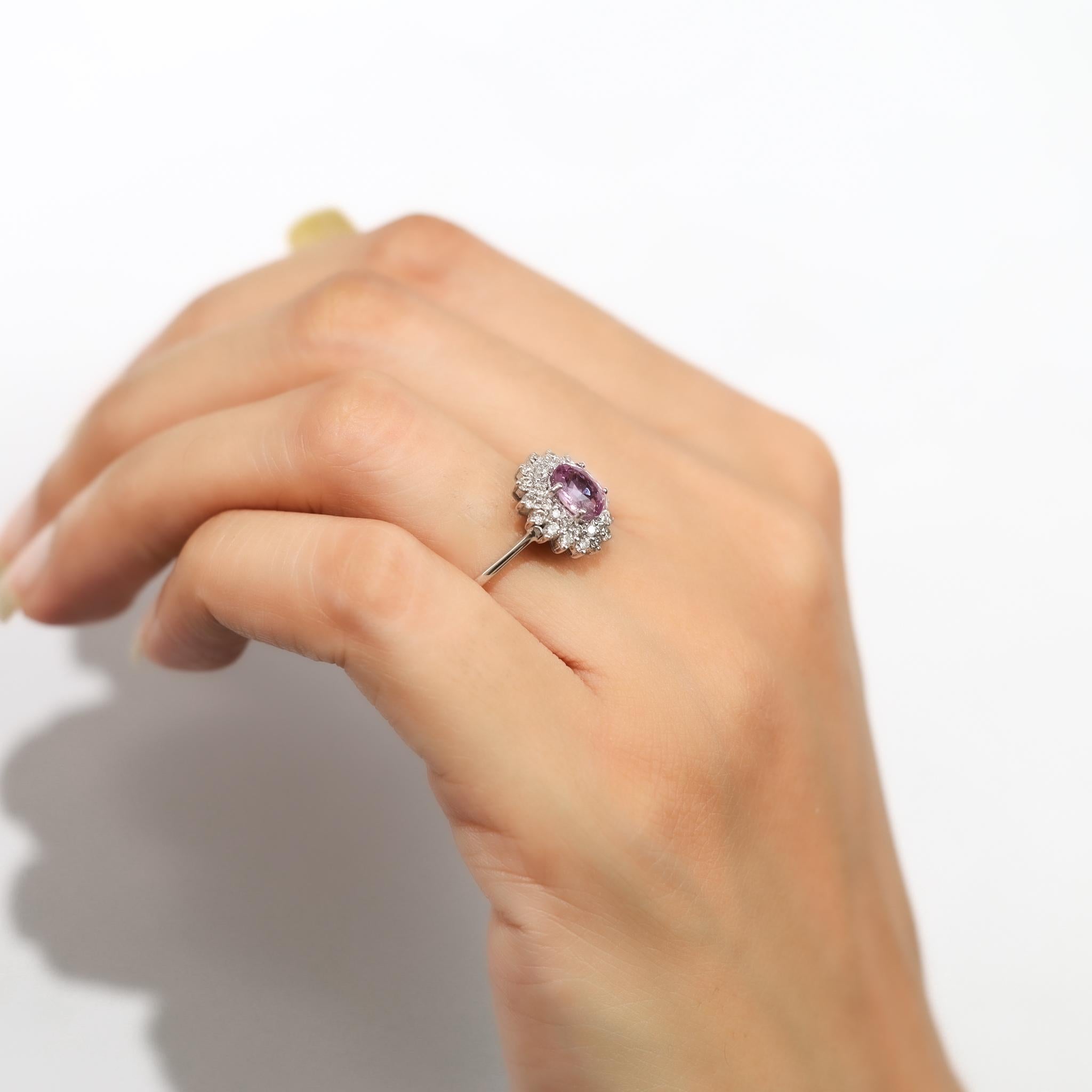 Bague de fiançailles double halo de 1,4 ct de saphirs roses ovales et de diamants - or blanc 18 ct en vente 2