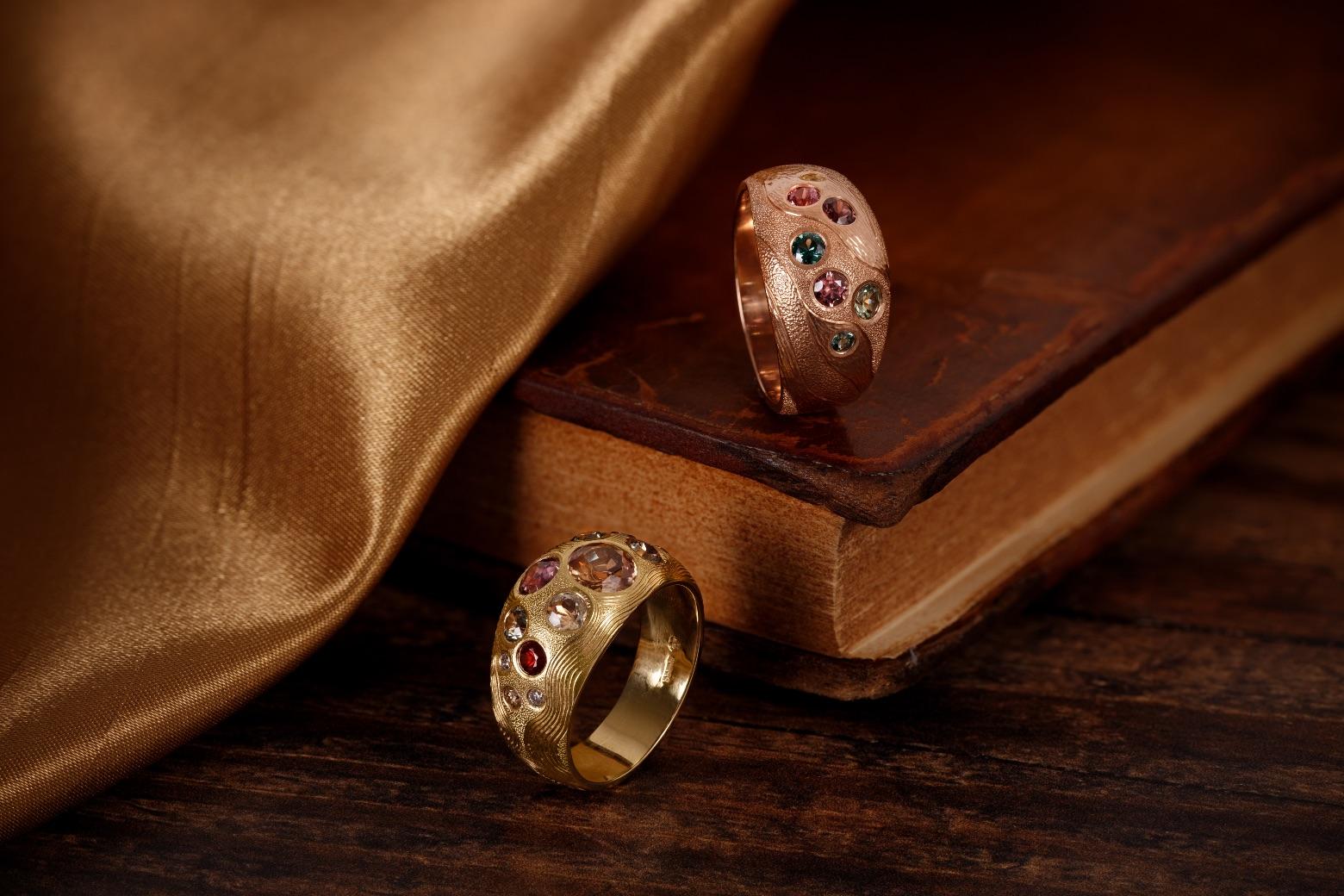 Brilliant Cut 14ct Peach Gold Bombè Ring with Ethically Sourced Sapphires For Sale