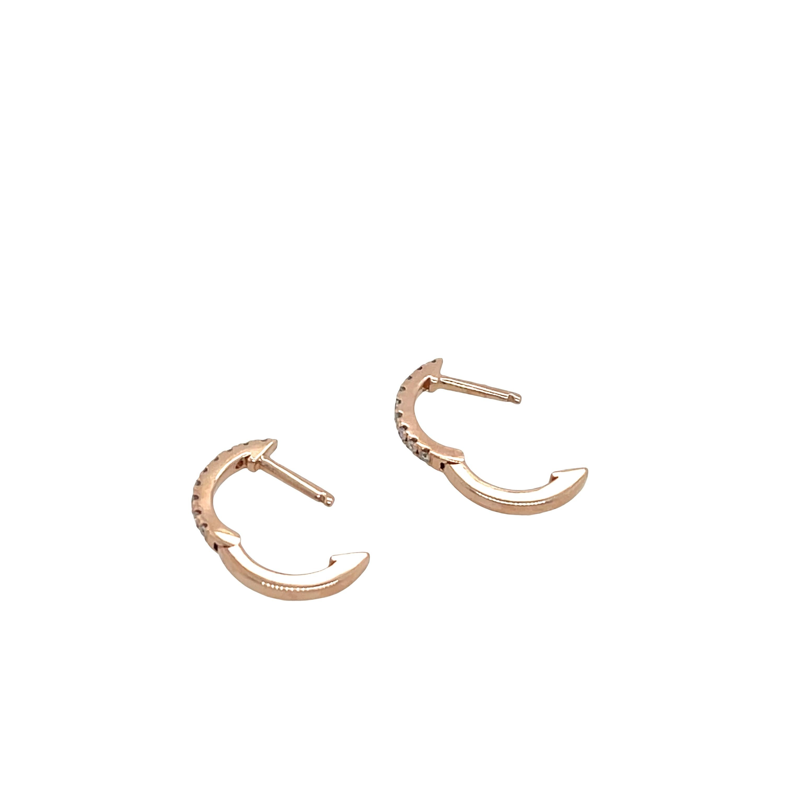 Orecchini a cerchio con diamanti in oro rosa 14ct, con 0,08ct di diamanti rotondi 9,50mm In condizioni Nuovo in vendita a London, GB