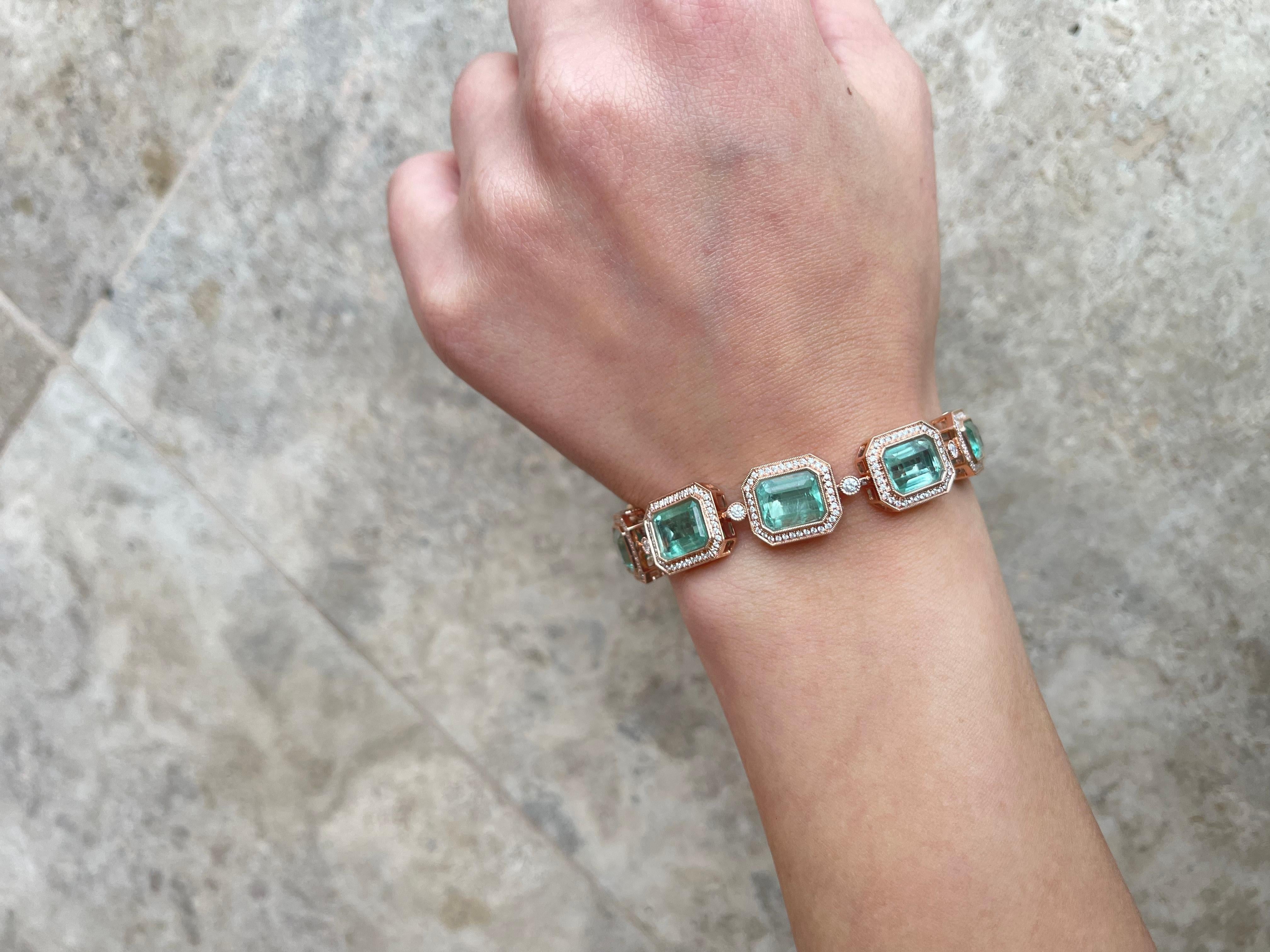 Bracelet en or rose 14 carats avec émeraudes de Colombie taille émeraude et diamants en vente 1