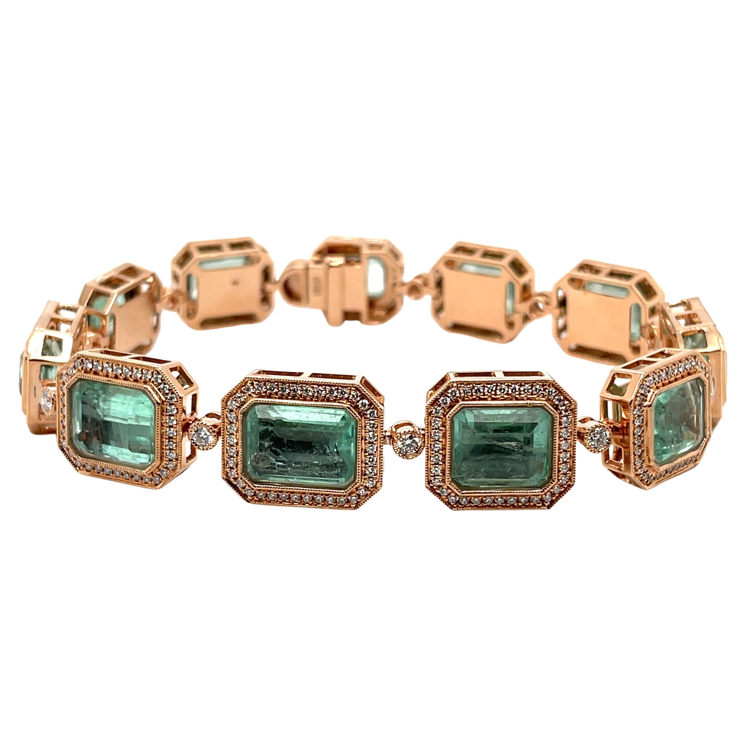 Bracelet en or rose 14 carats avec émeraudes de Colombie taille émeraude et diamants en vente