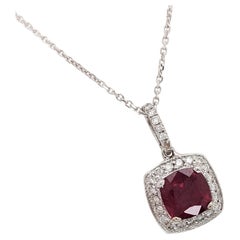 Colgante de rubí de 1,4 ct con diamantes extraídos de la tierra en oro blanco macizo de 14 quilates Cojín de 6 mm