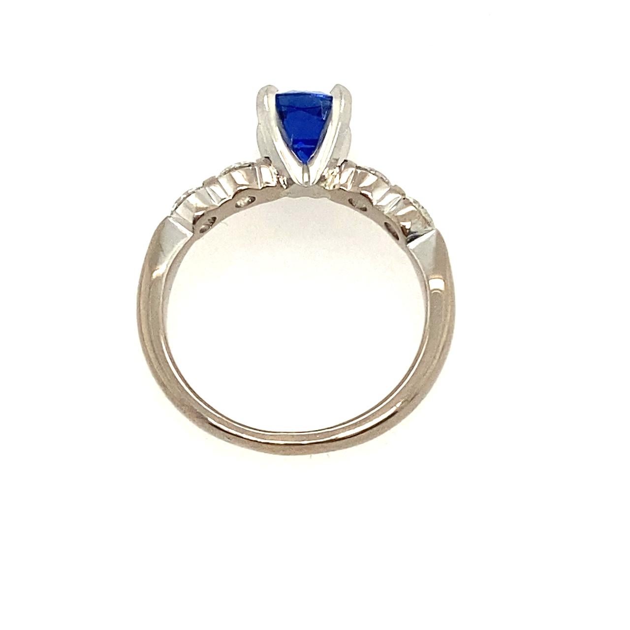 1.4CT Sri Lankan Blue Sapphire and Diamond Ring For Sale 1