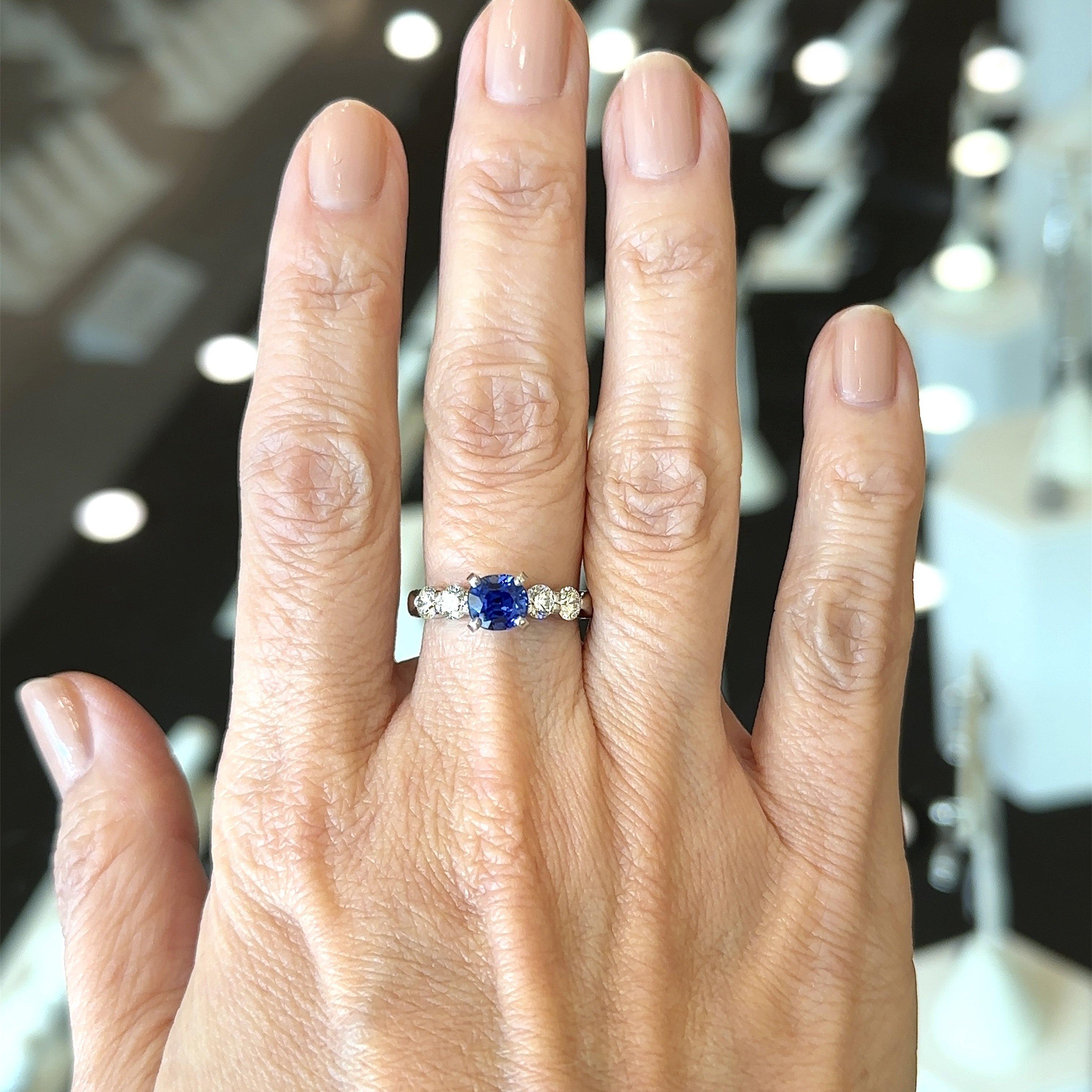1.4CT Sri Lankan Blue Sapphire and Diamond Ring For Sale 2