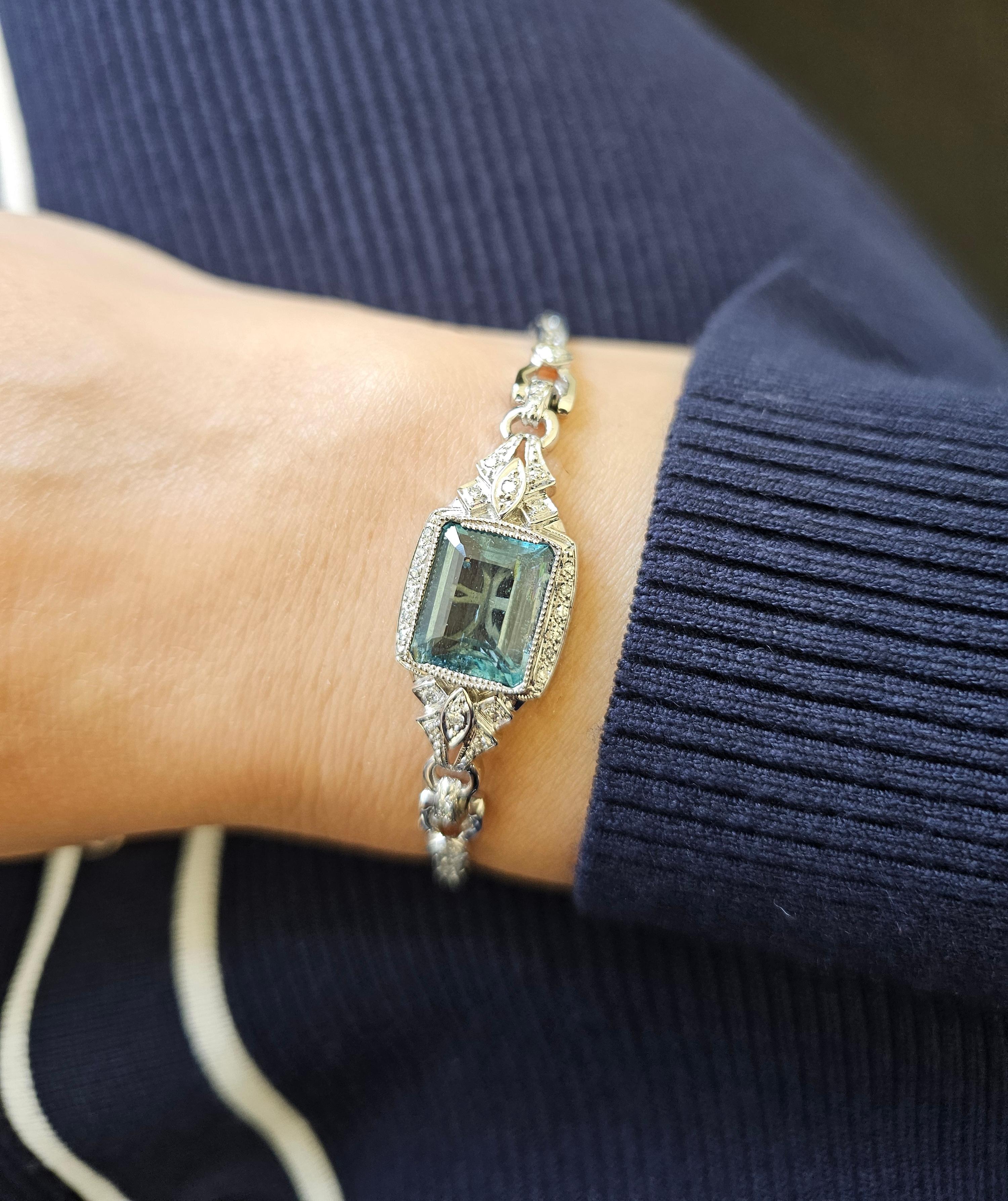 14CT White Gold Aquamarine And Diamond Bracelet In Excellent Condition For Sale In Sydney, NSW