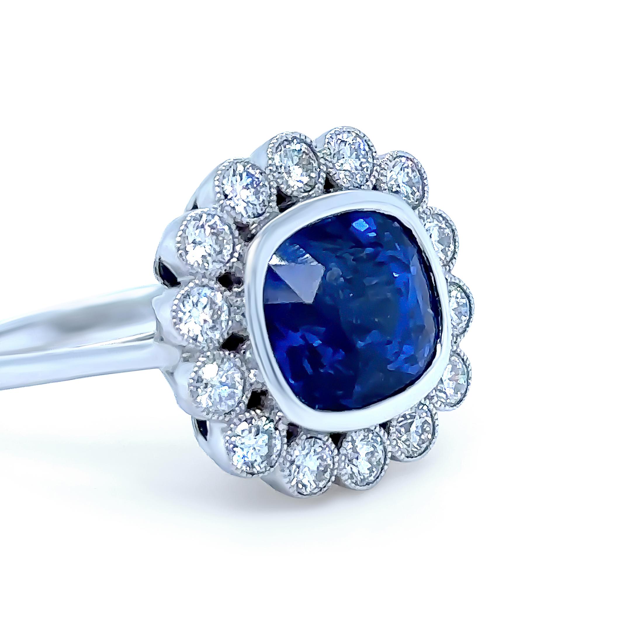 14ct White Gold Ceylon Sapphire & Diamond Ring 8.15ct In Excellent Condition For Sale In SYDNEY, NSW