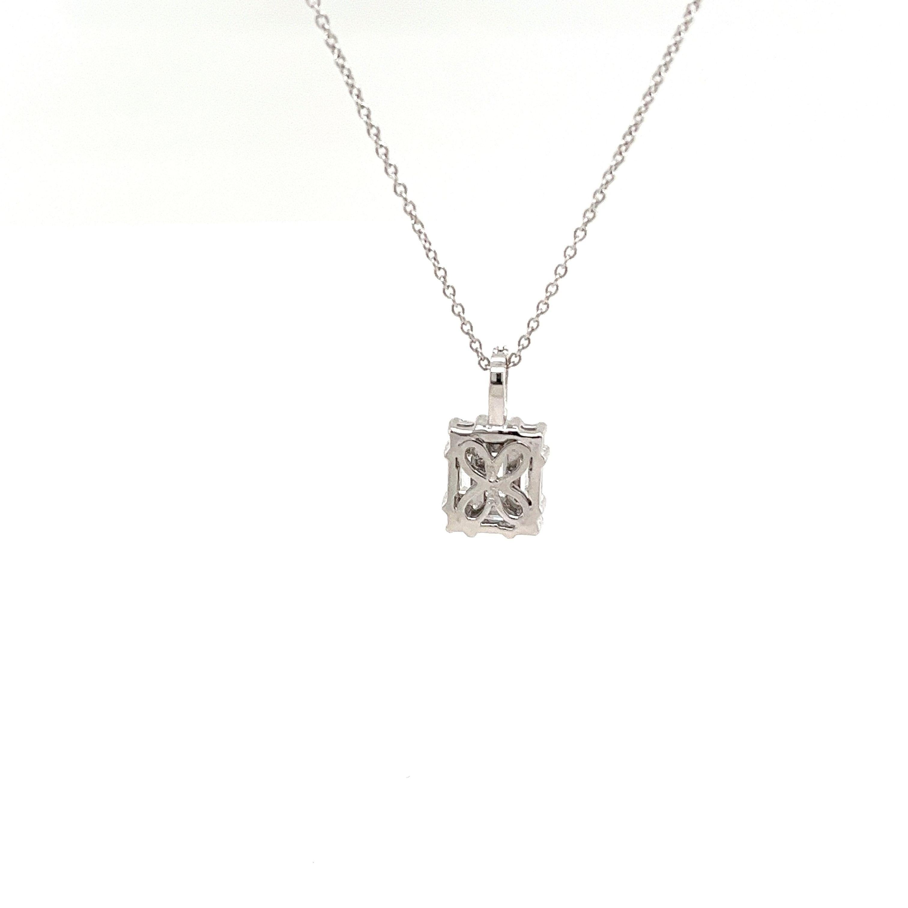 Taglio baguette Ciondolo in oro bianco 14ct con diamanti tondi e baguette 0,55ct in vendita