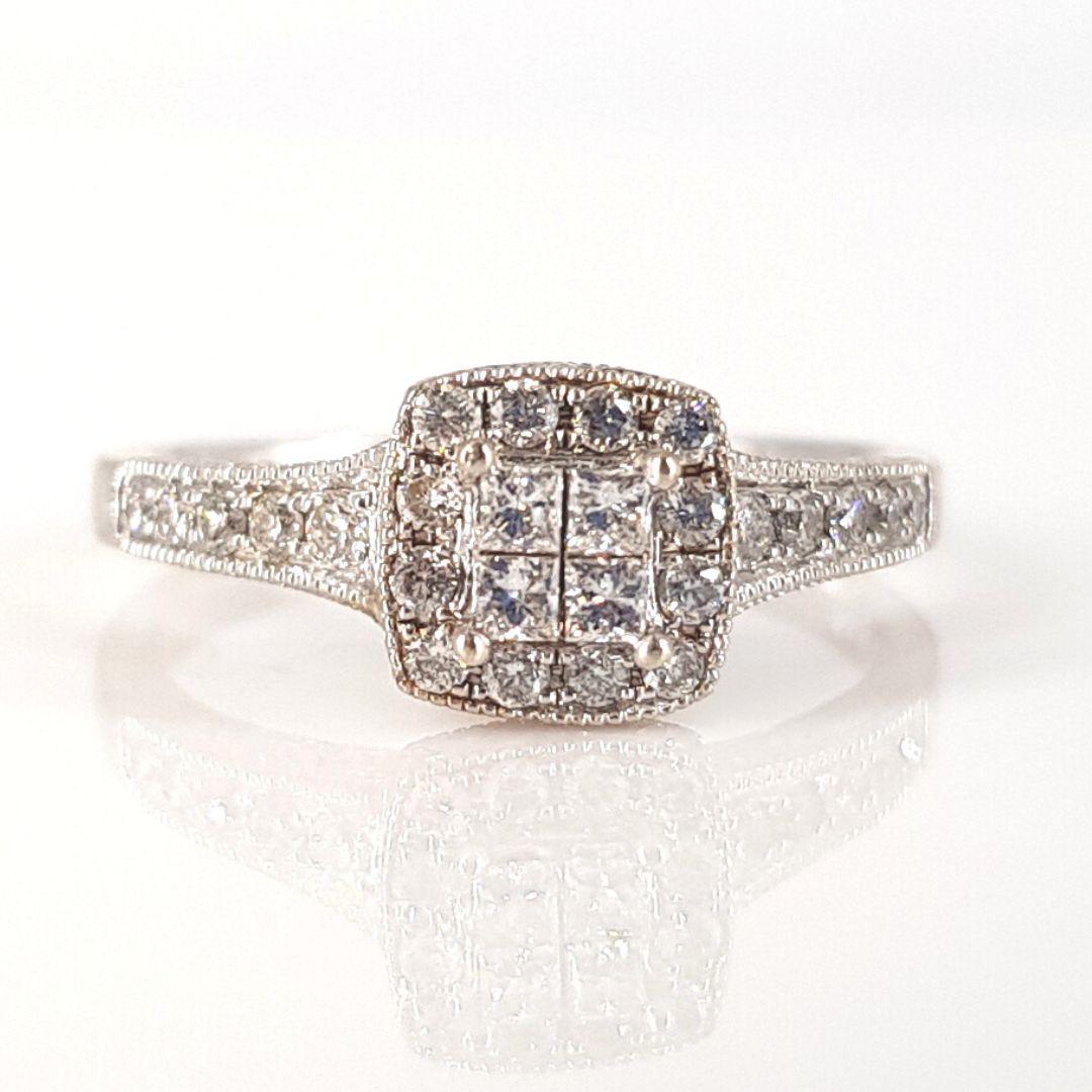 Princess Cut 14 Carat White Gold Diamond Ring For Sale