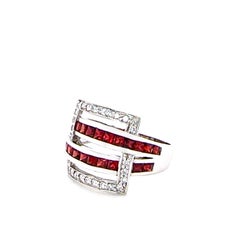 14ct White Gold Garnet and Diamond Ring 0.26ct 6.35g
