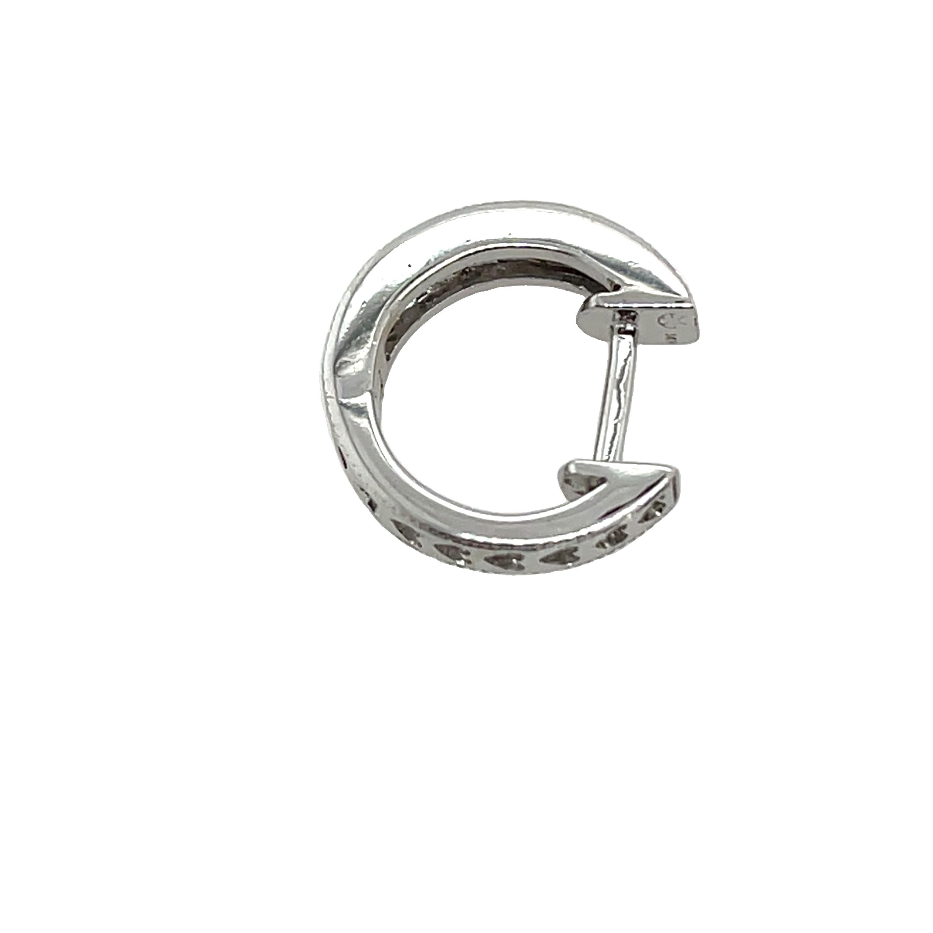 Pendiente sencillo con bisagra de diamante natural en oro blanco de 14 ct en Excelente estado para la venta en London, GB