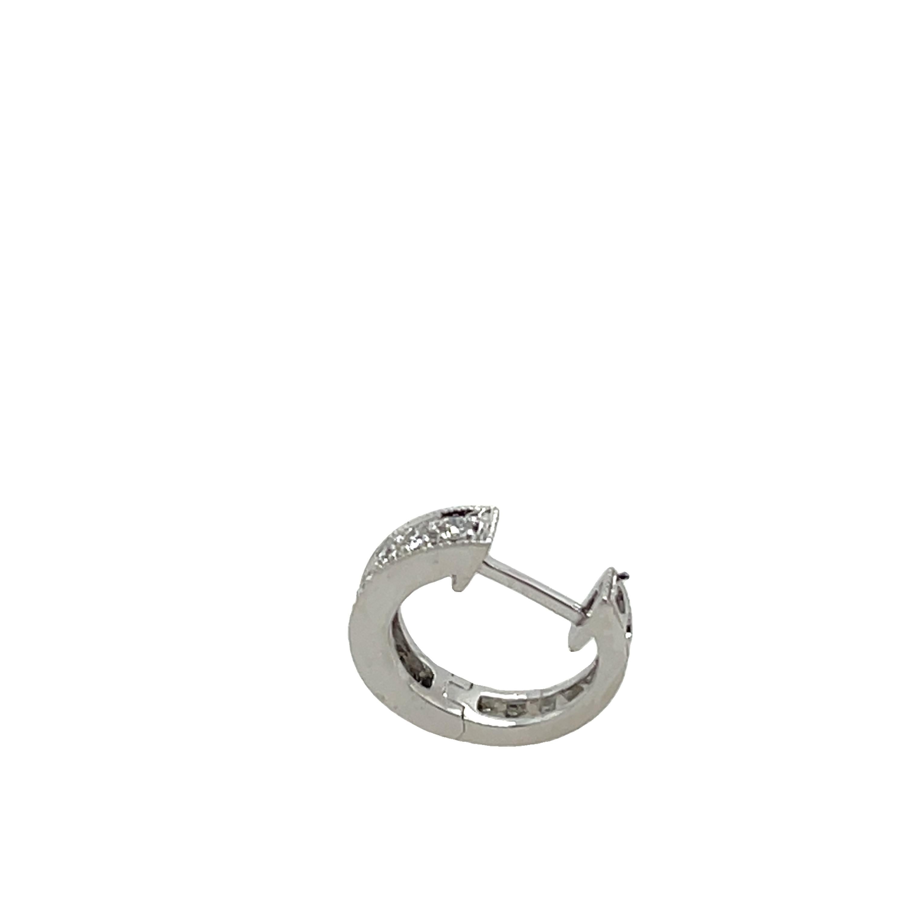 Femenino o masculino Pendiente sencillo con bisagra de diamante natural en oro blanco de 14 ct en venta